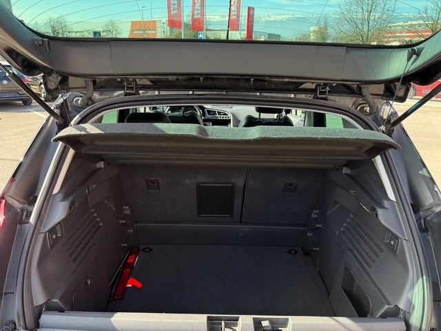 PEUGEOT 3008 1.6 Blue HDI Active Tiptronic-image-5