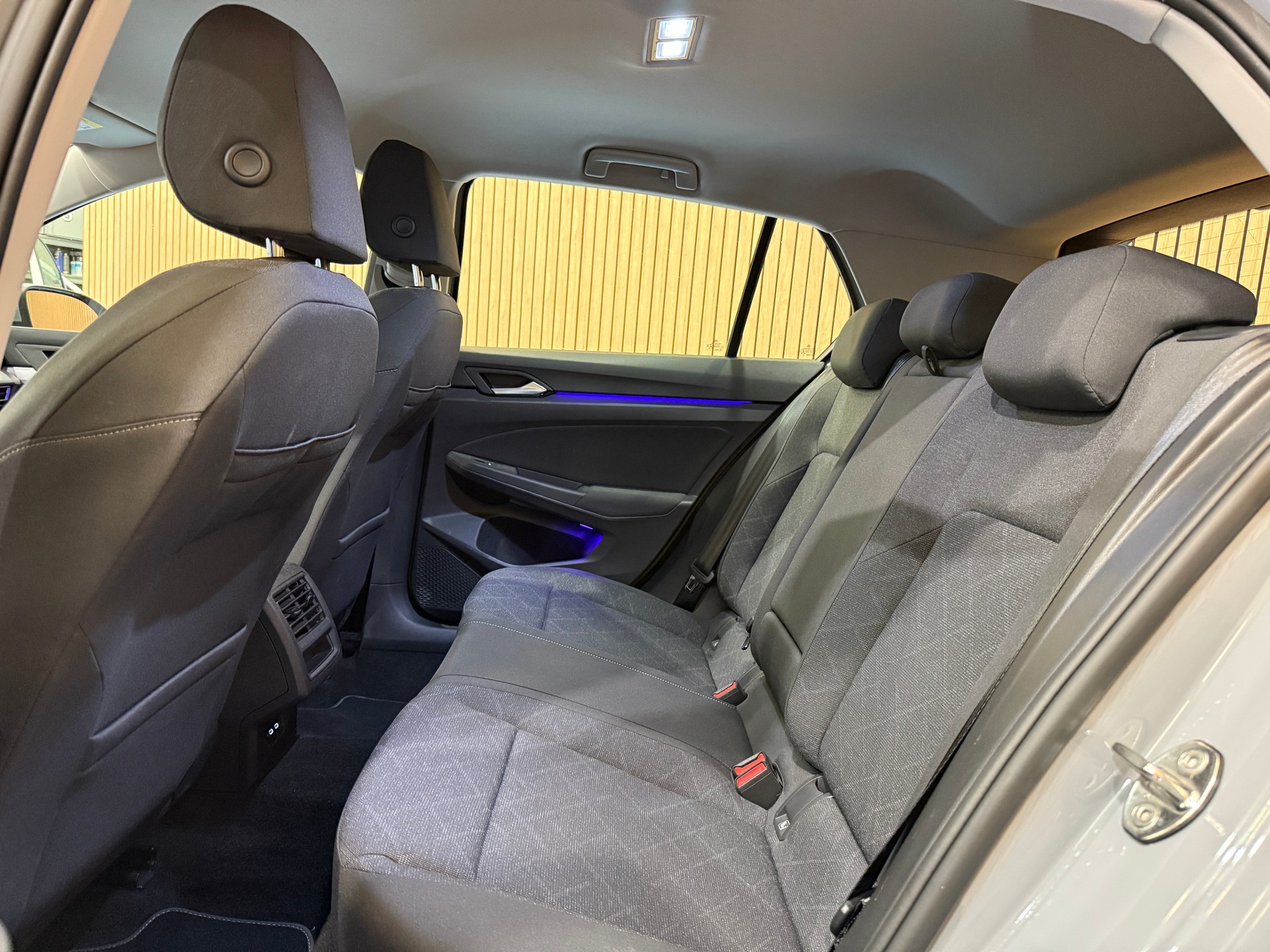 VW Golf 2.0 TDI Life-image-18