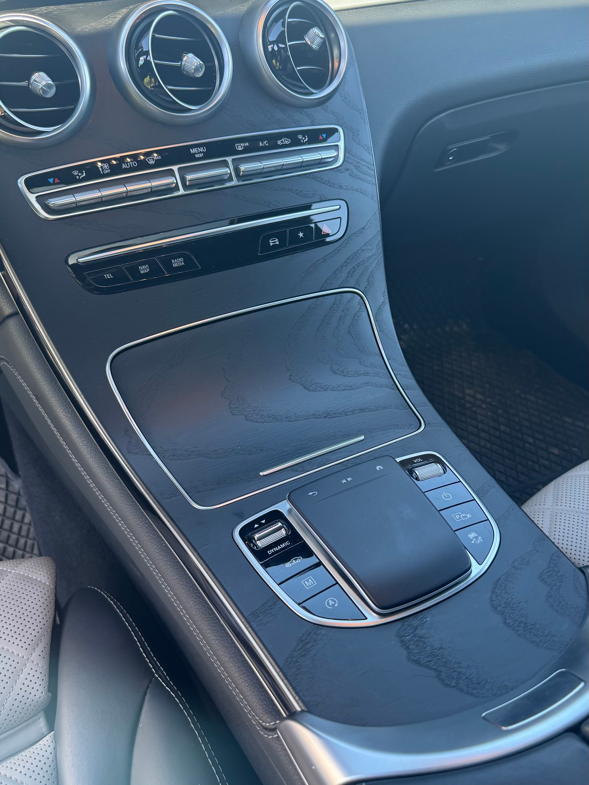 MERCEDES-BENZ GLC Coupé 300 AMG Line 4Matic 9G-Tronic-image-4