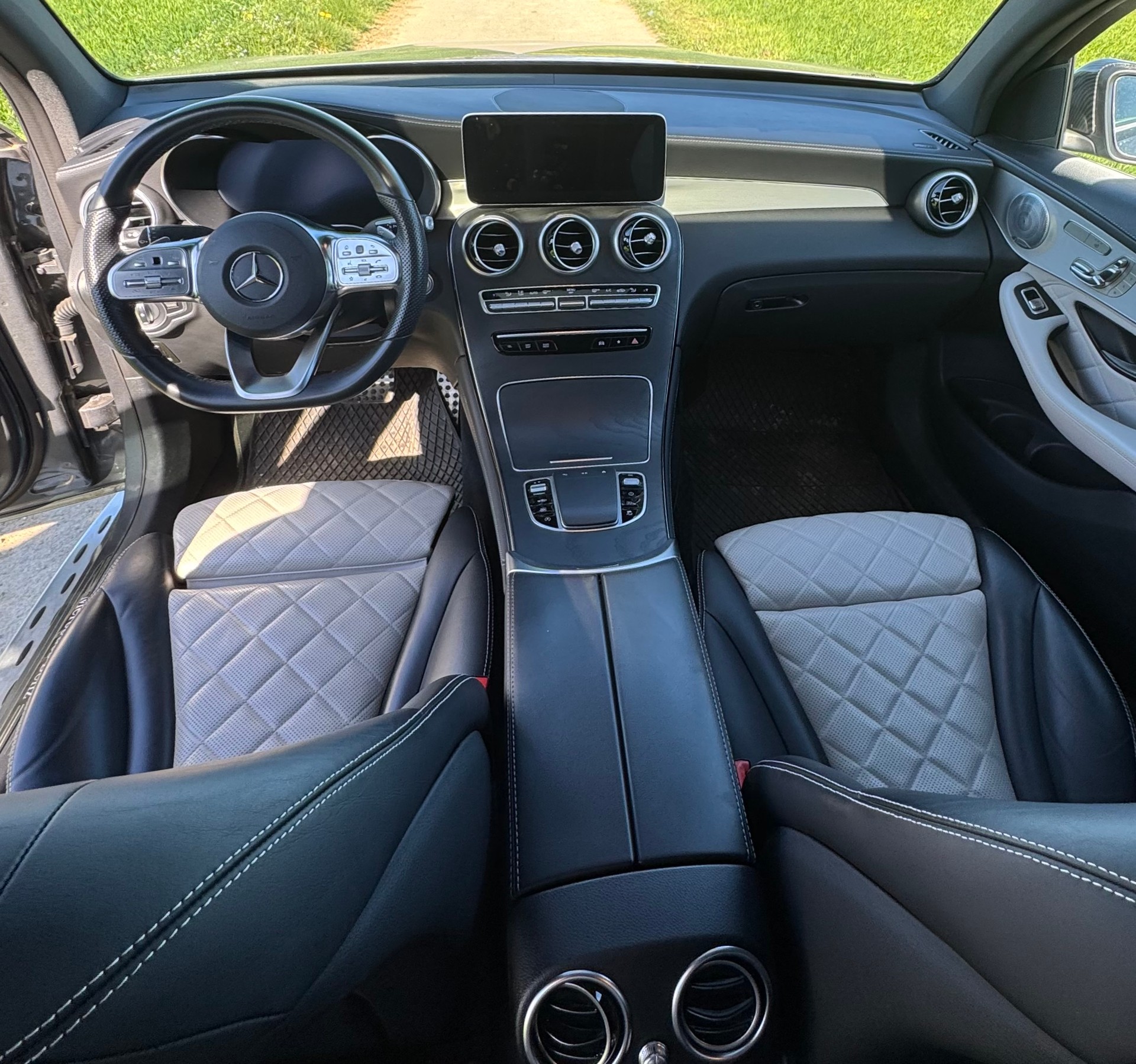 MERCEDES-BENZ GLC Coupé 300 AMG Line 4Matic 9G-Tronic-image-2