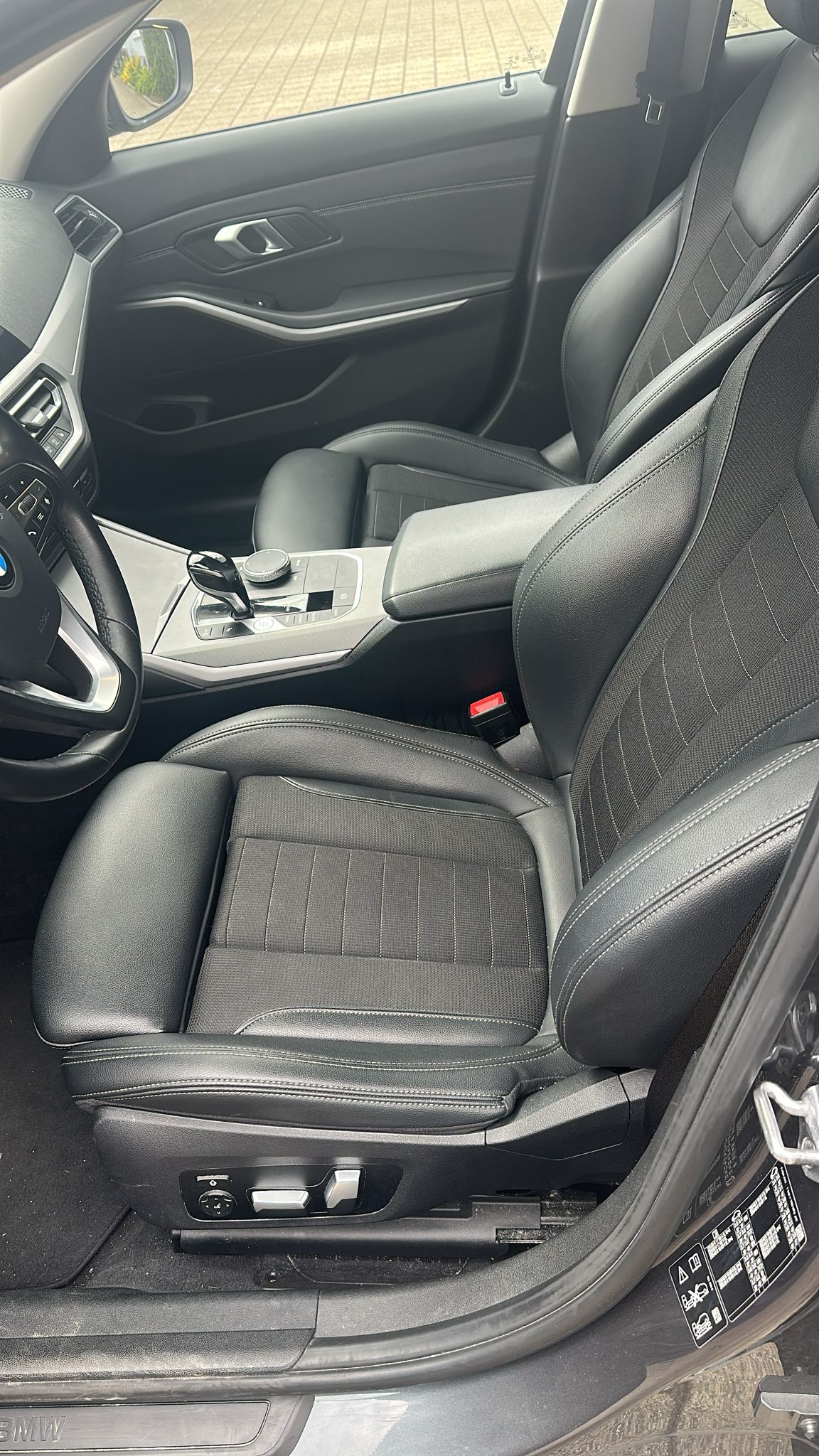 BMW 320d xDrive Touring Steptronic Fleet Edition-image-2