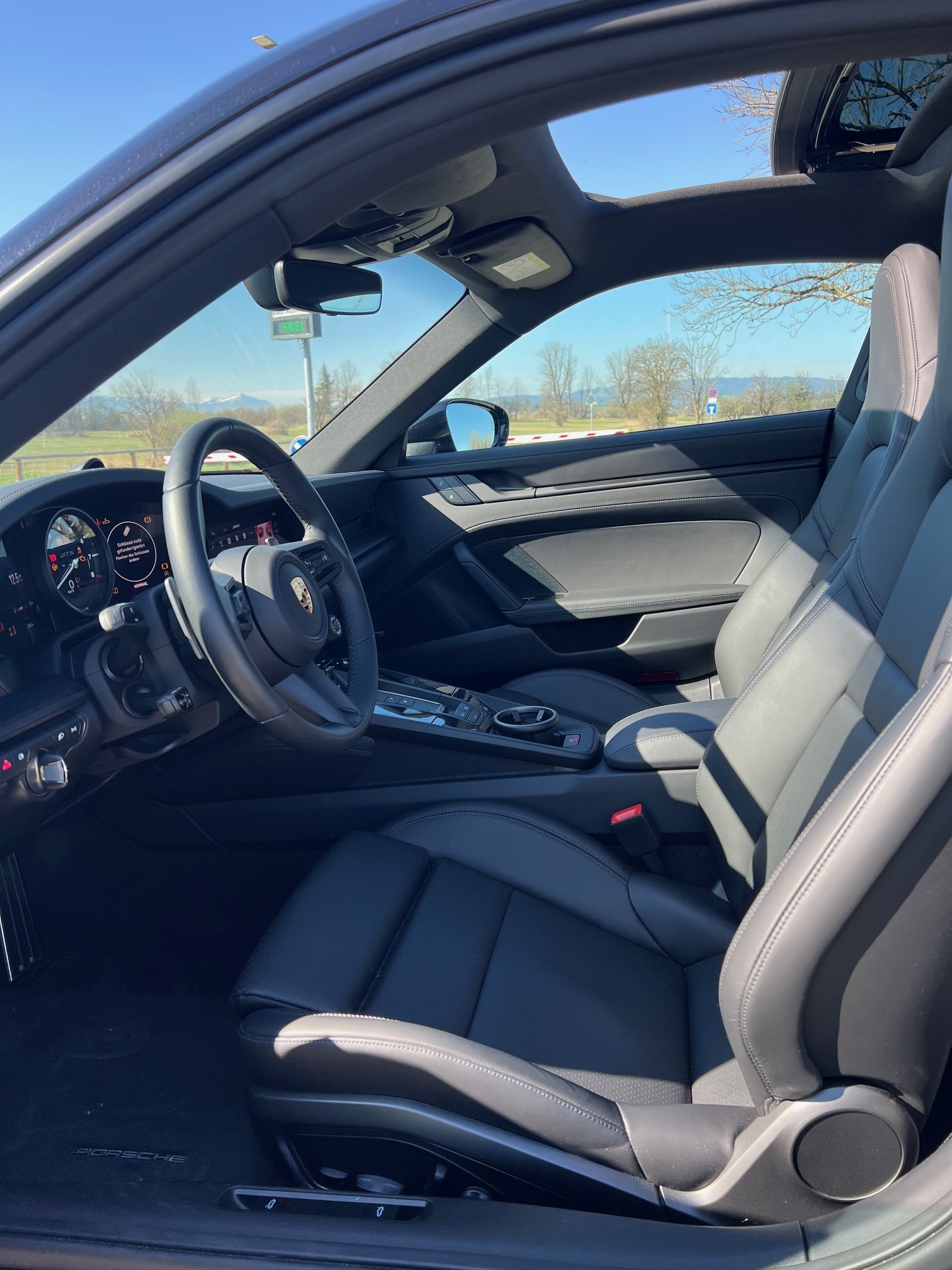 PORSCHE 911 Carrera 4 GTS PDK-image-5