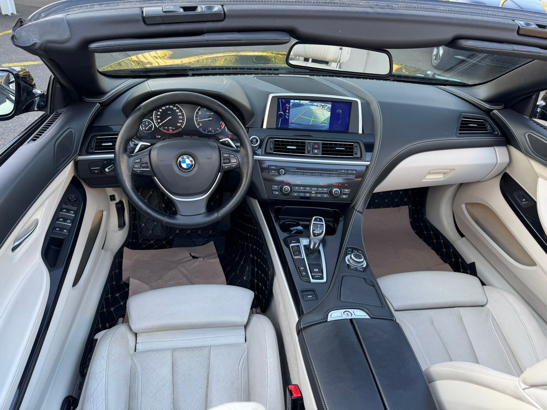 BMW 650i Cabrio xDrive-image-13