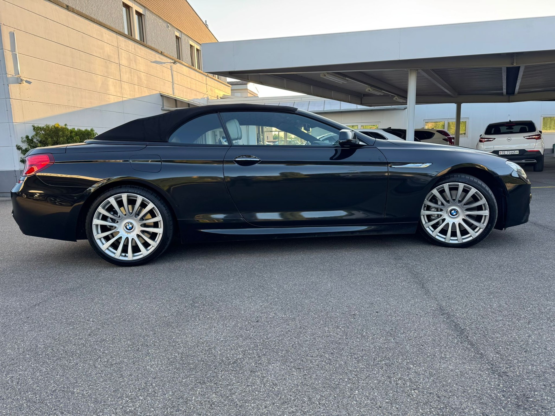 BMW 650i Cabrio xDrive-image-3