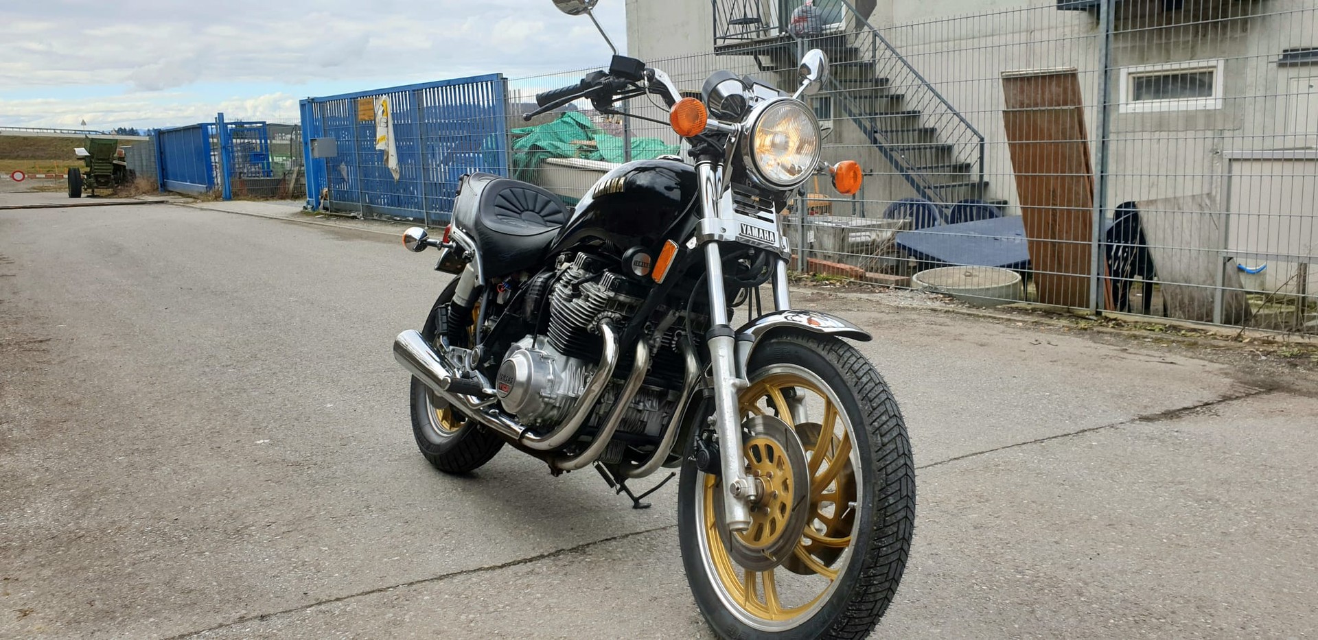 YAMAHA XJ 900-image-1