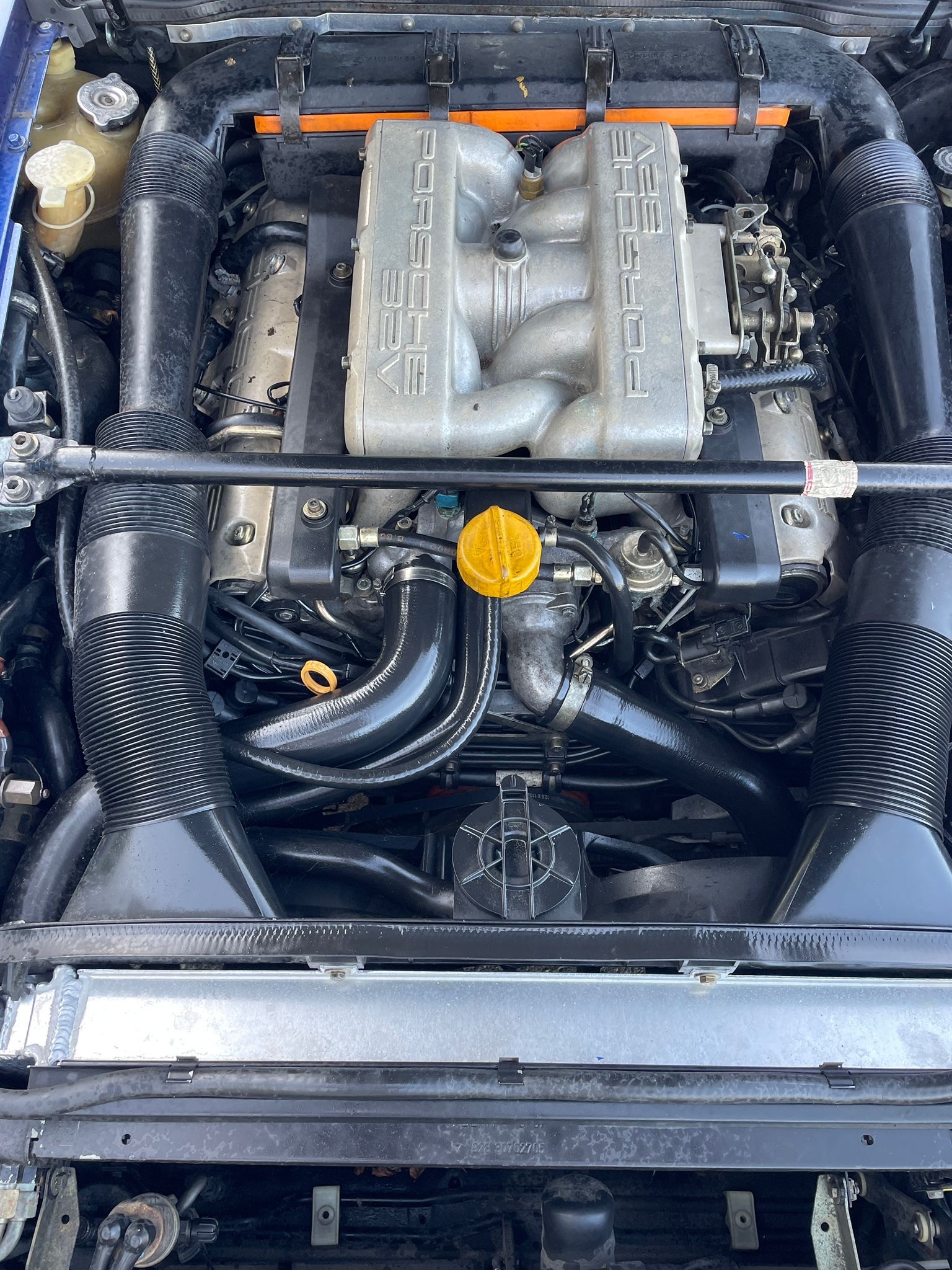 PORSCHE 928 S4-image-10