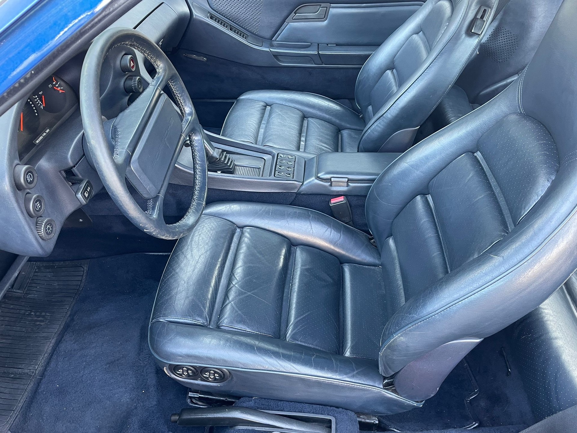 PORSCHE 928 S4-image-7