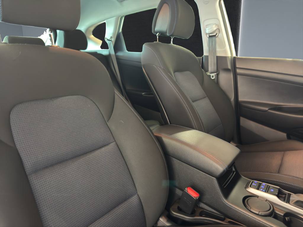 HYUNDAI Tucson 2.0 CRDI Plena 4WD Automatic //Volant chauffant/DAB+/Assistance angle mort-image-9