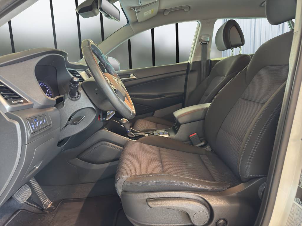 HYUNDAI Tucson 2.0 CRDI Plena 4WD Automatic //Volant chauffant/DAB+/Assistance angle mort-image-7