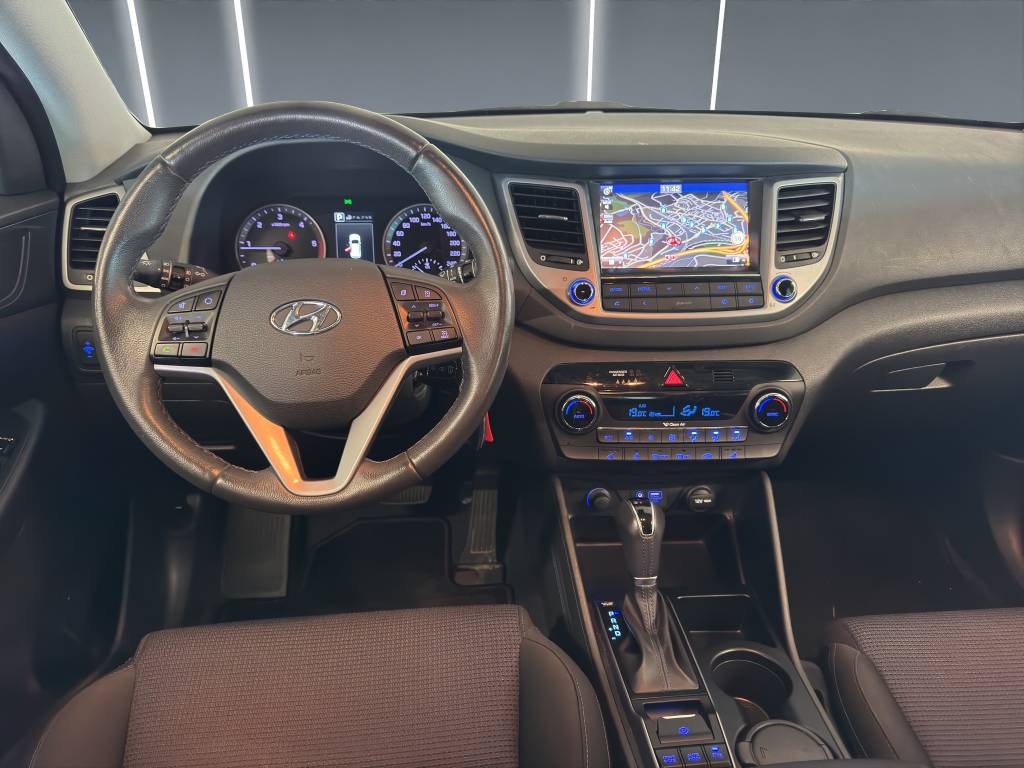 HYUNDAI Tucson 2.0 CRDI Plena 4WD Automatic //Volant chauffant/DAB+/Assistance angle mort-image-5