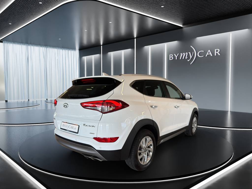 HYUNDAI Tucson 2.0 CRDI Plena 4WD Automatic //Volant chauffant/DAB+/Assistance angle mort-image-4