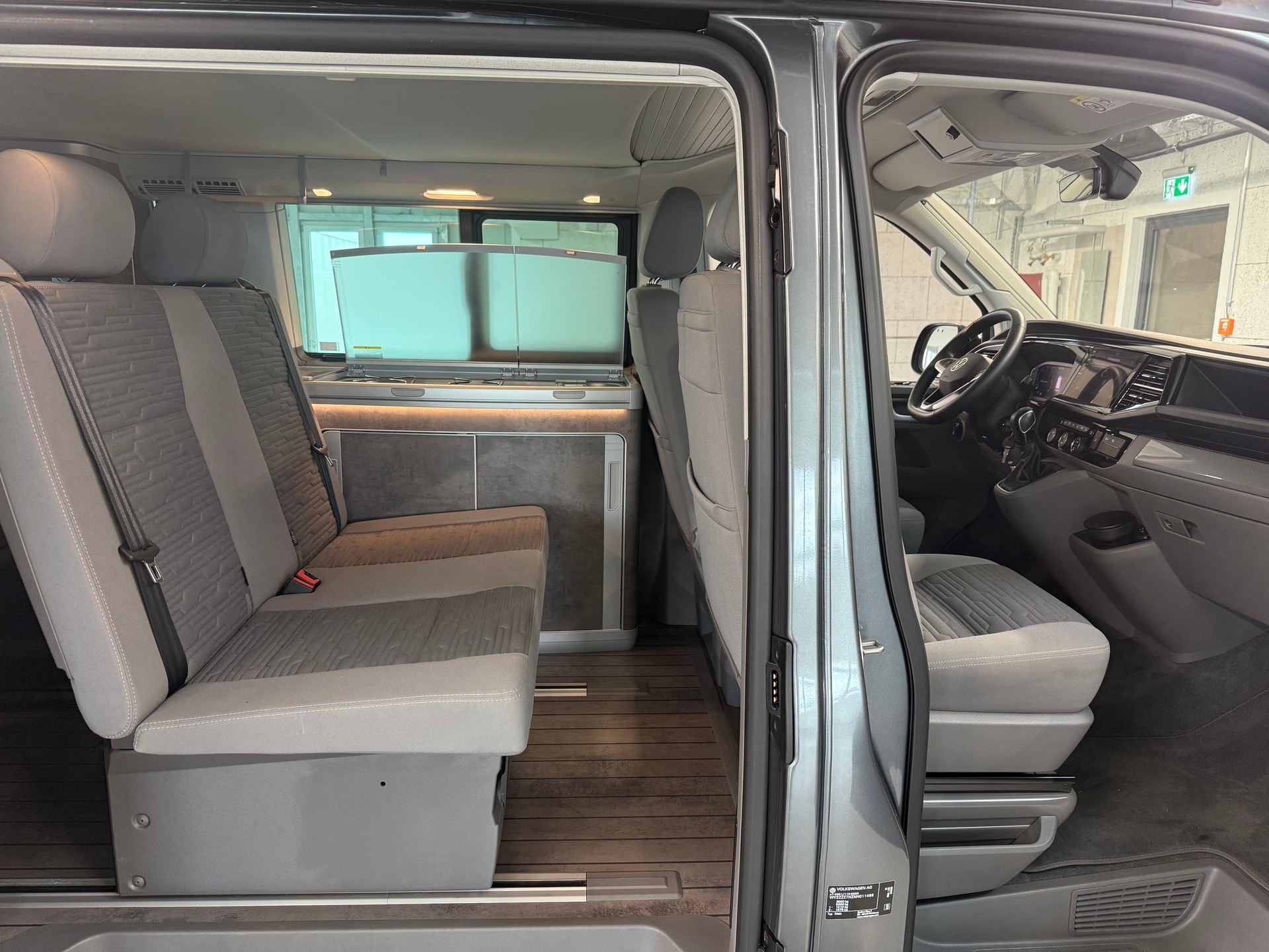 VW T6.1 California 2.0 TDI Ocean Edition Liberty DSG-image-6
