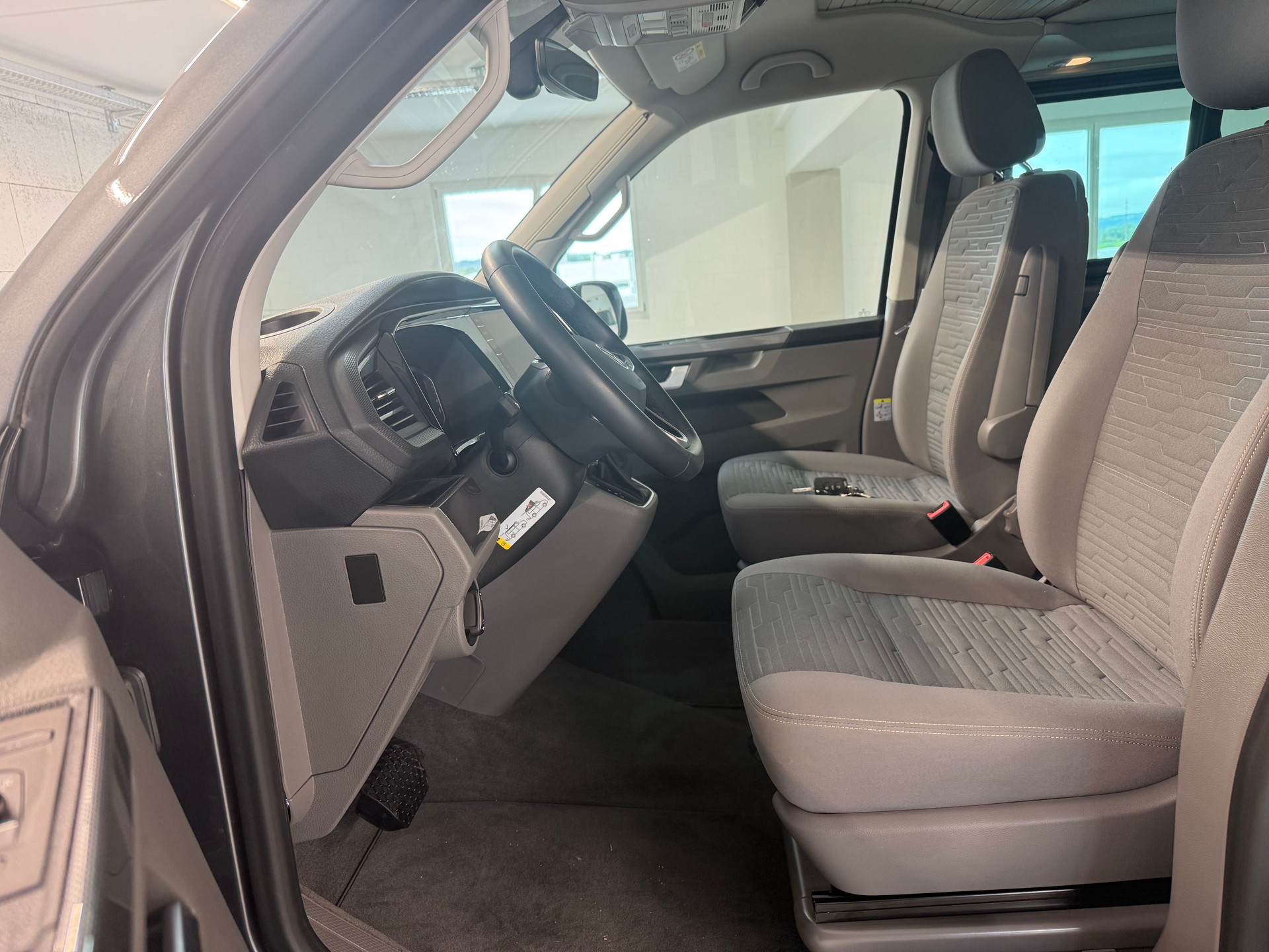 VW T6.1 California 2.0 TDI Ocean Edition Liberty DSG-image-3