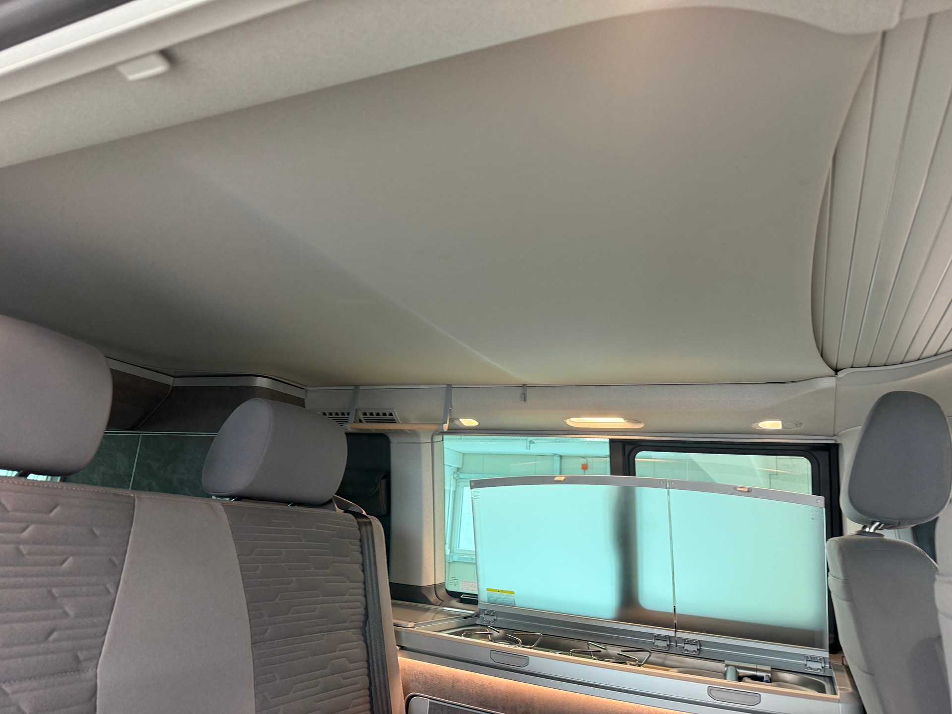 VW T6.1 California 2.0 TDI Ocean Edition Liberty DSG-image-10