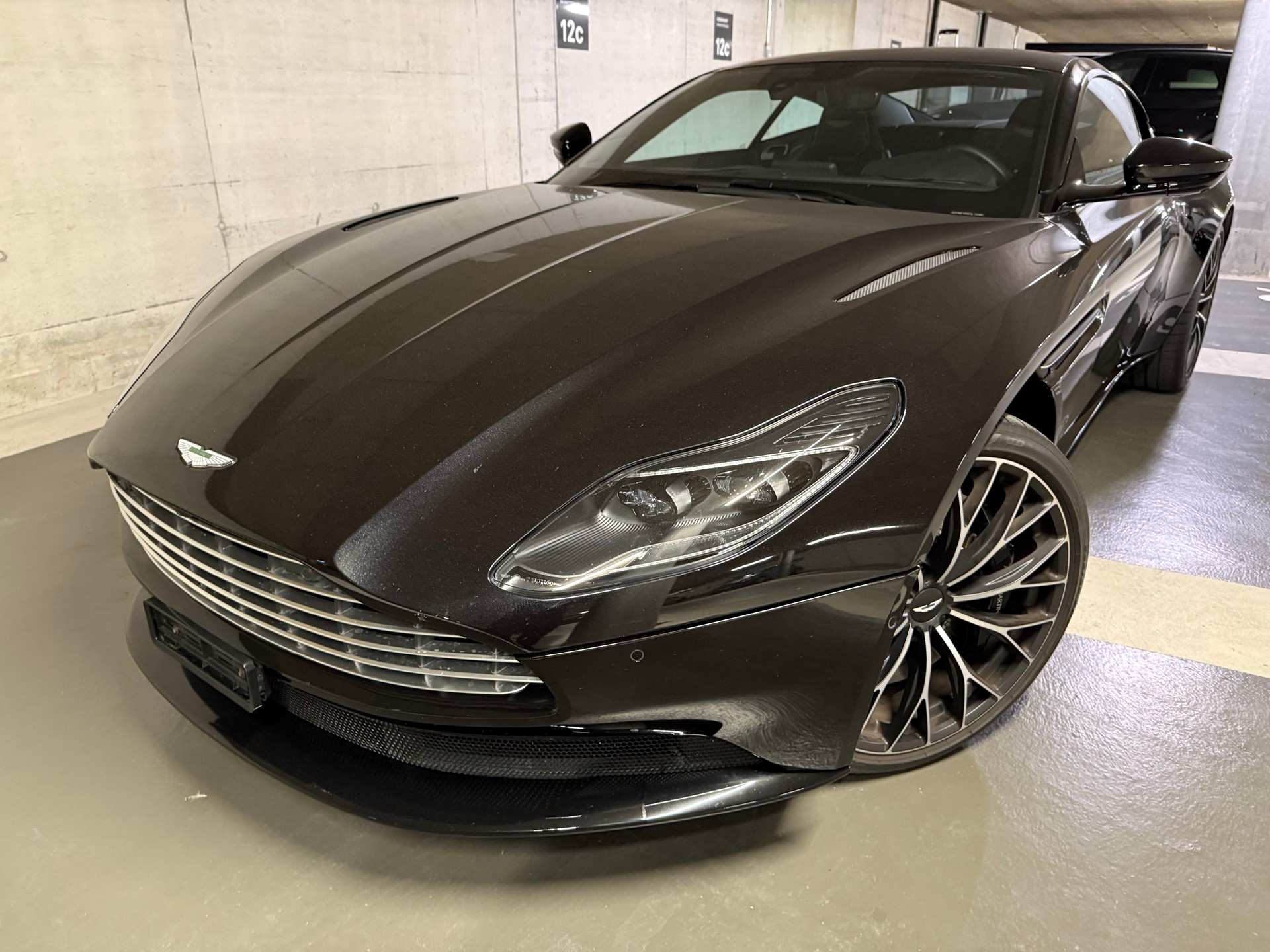 ASTON MARTIN DB11 Coupé 4.0 V8 Bi-Turbo-image-4