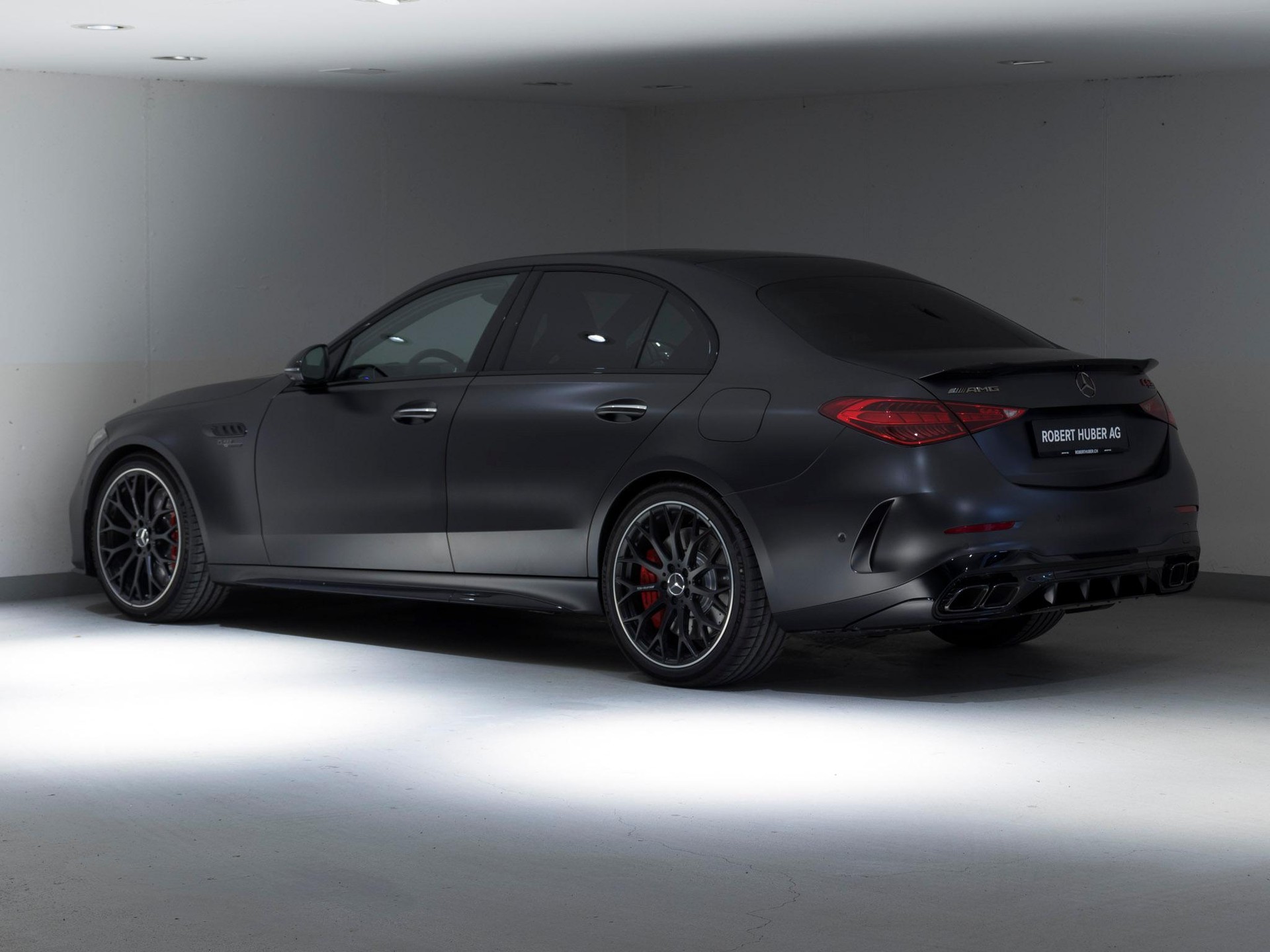 MERCEDES-BENZ C 63 S AMG E PERFORMANCE "Executive Edition"-image-4
