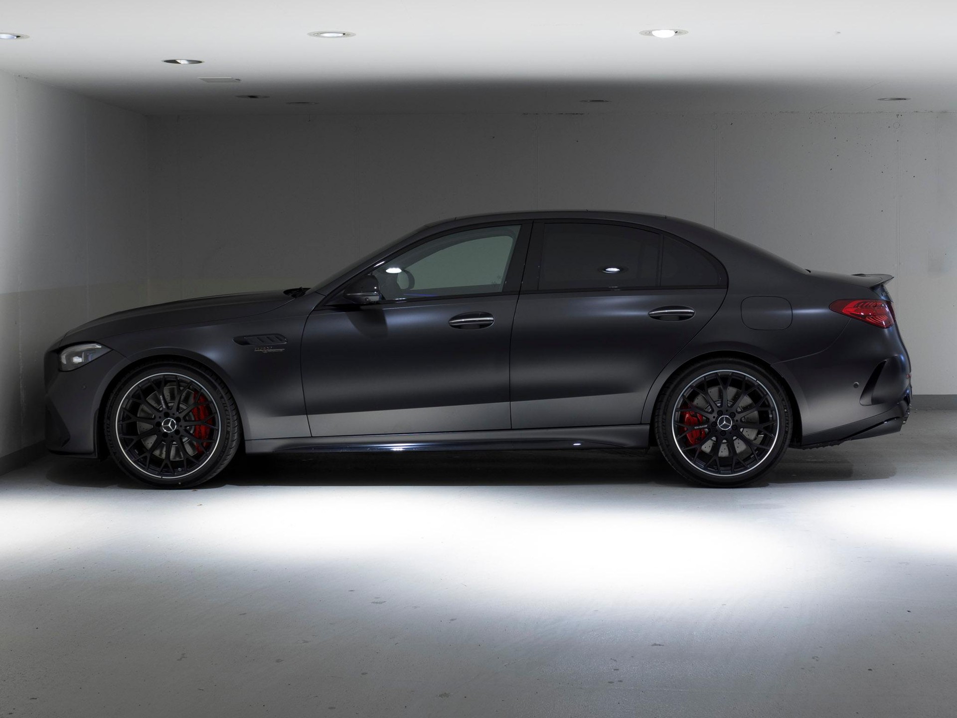 MERCEDES-BENZ C 63 S AMG E PERFORMANCE "Executive Edition"-image-5