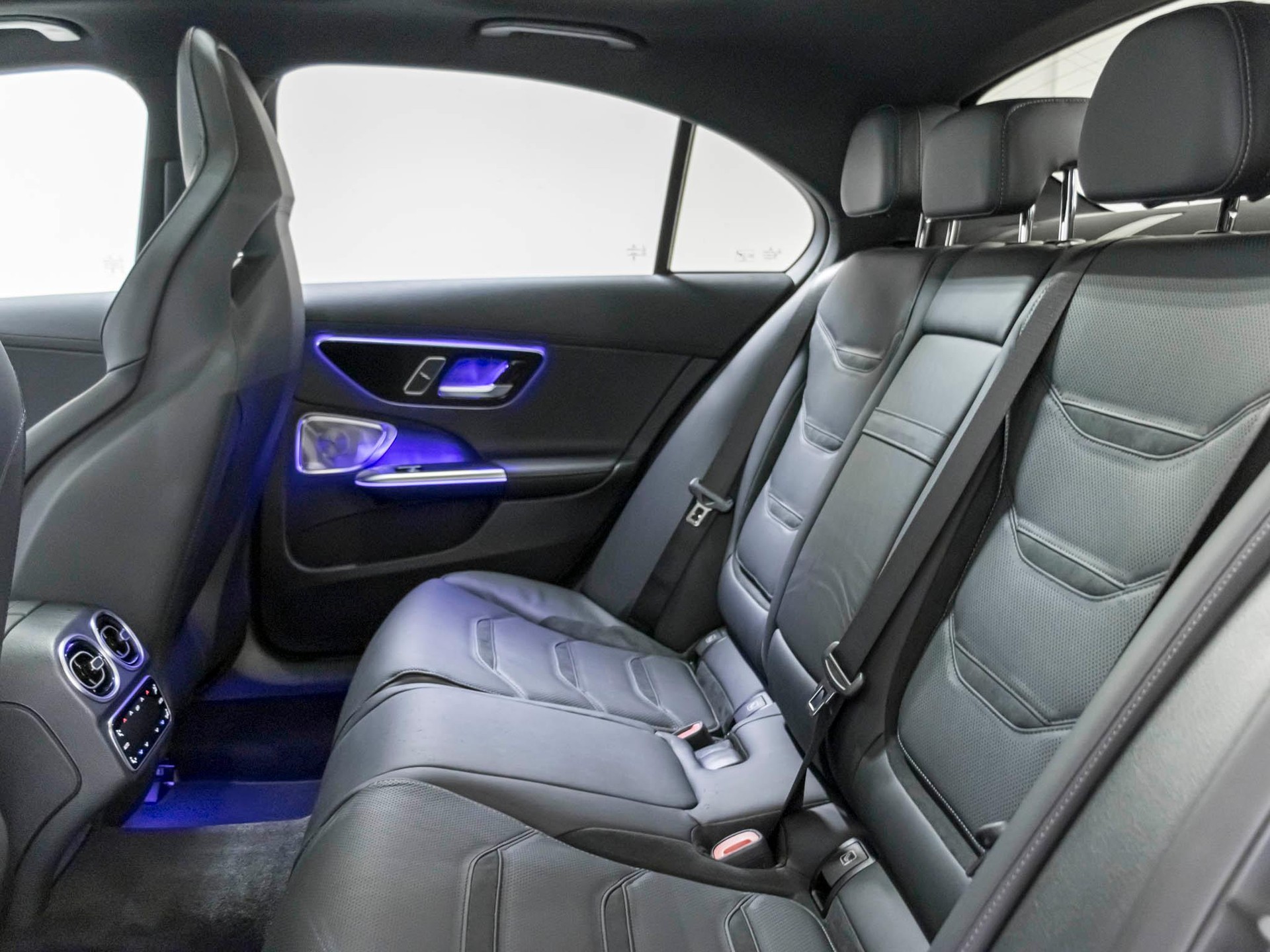 MERCEDES-BENZ C 63 S AMG E PERFORMANCE "Executive Edition"-image-8