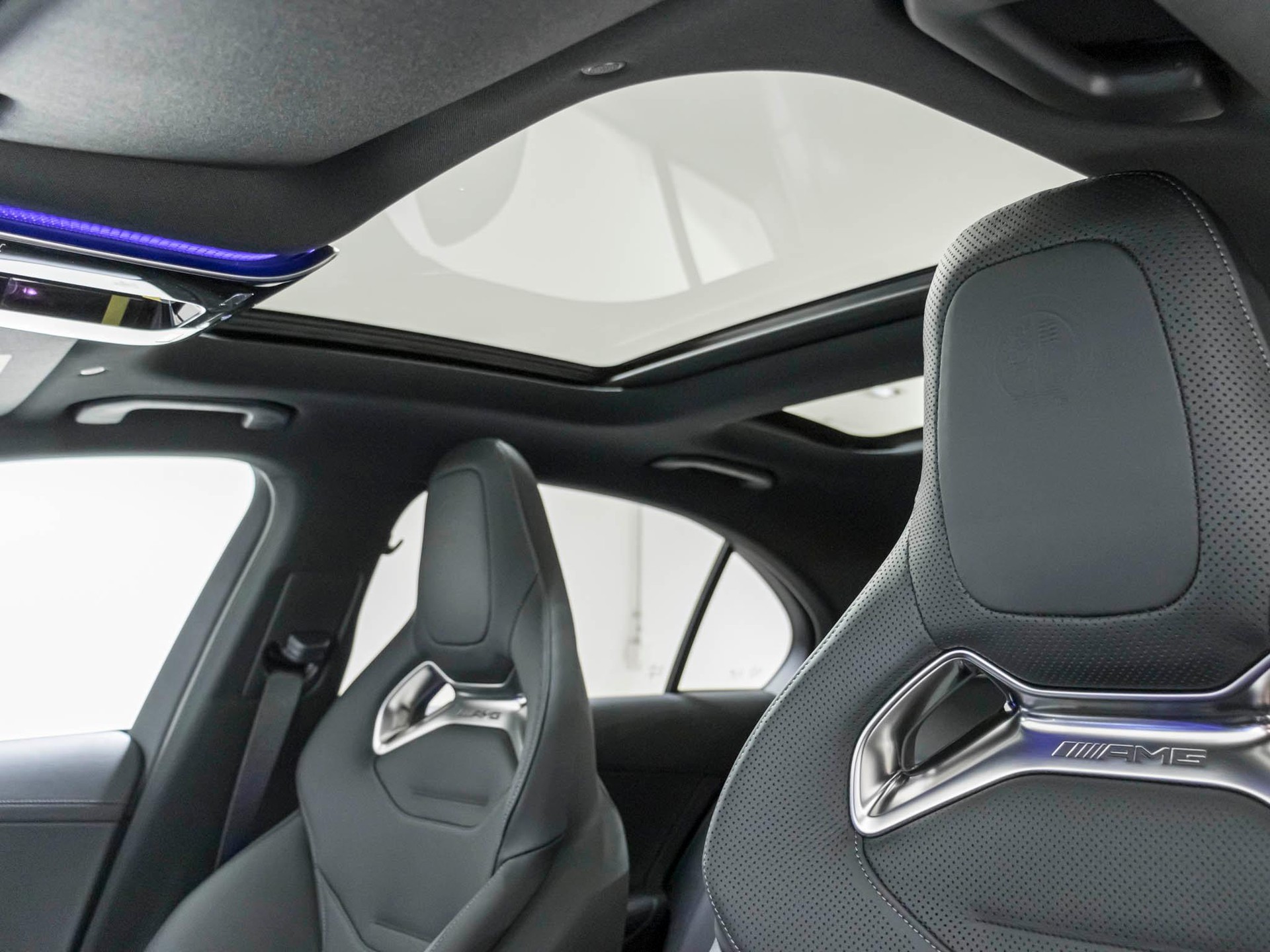 MERCEDES-BENZ C 63 S AMG E PERFORMANCE "Executive Edition"-image-9