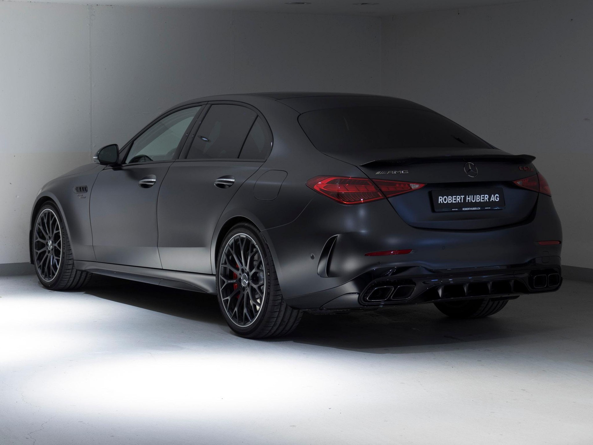 MERCEDES-BENZ C 63 S AMG E PERFORMANCE "Executive Edition"-image-3