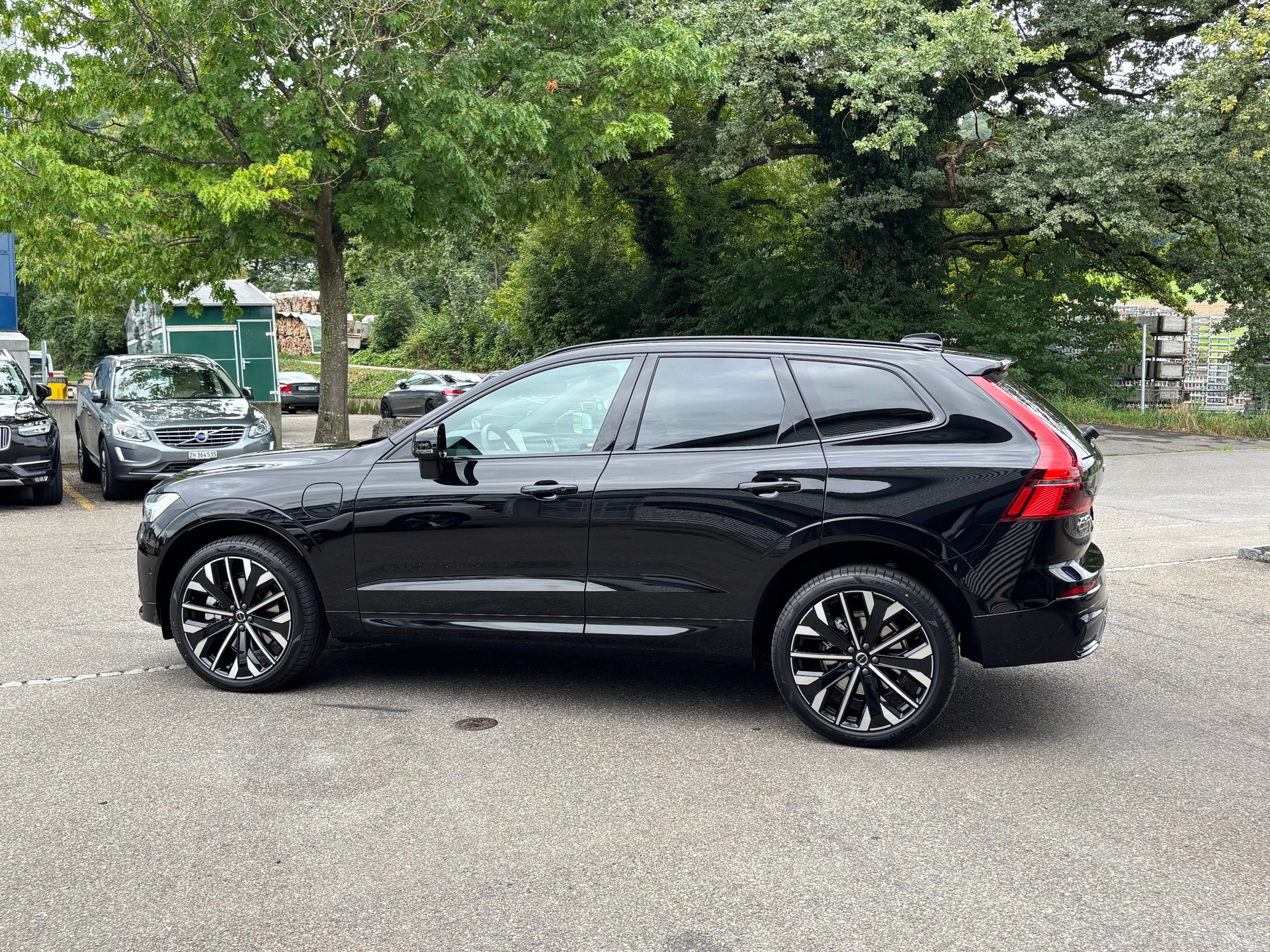 VOLVO XC60 2.0 T8 TE Ultra Dark eAWD-image-4