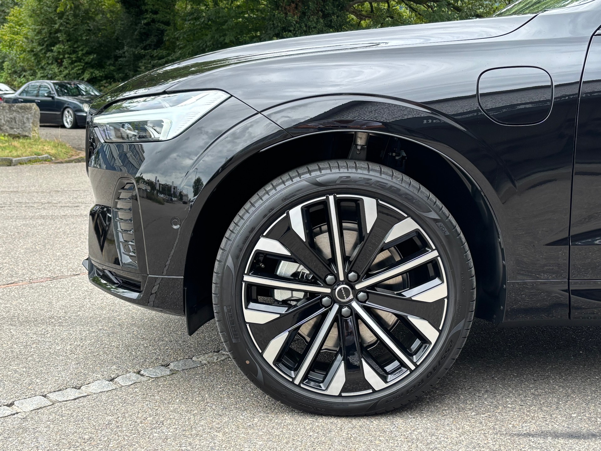 VOLVO XC60 2.0 T8 TE Ultra Dark eAWD-showroom-element-1