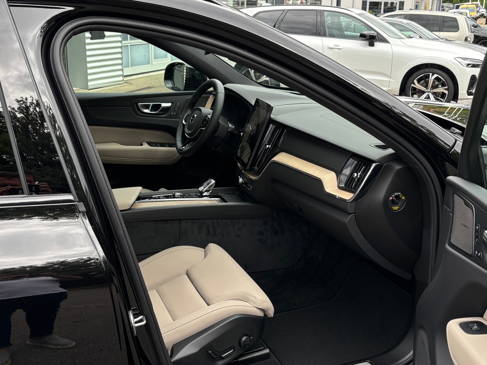 VOLVO XC60 2.0 T8 TE Ultra Dark eAWD-image-6
