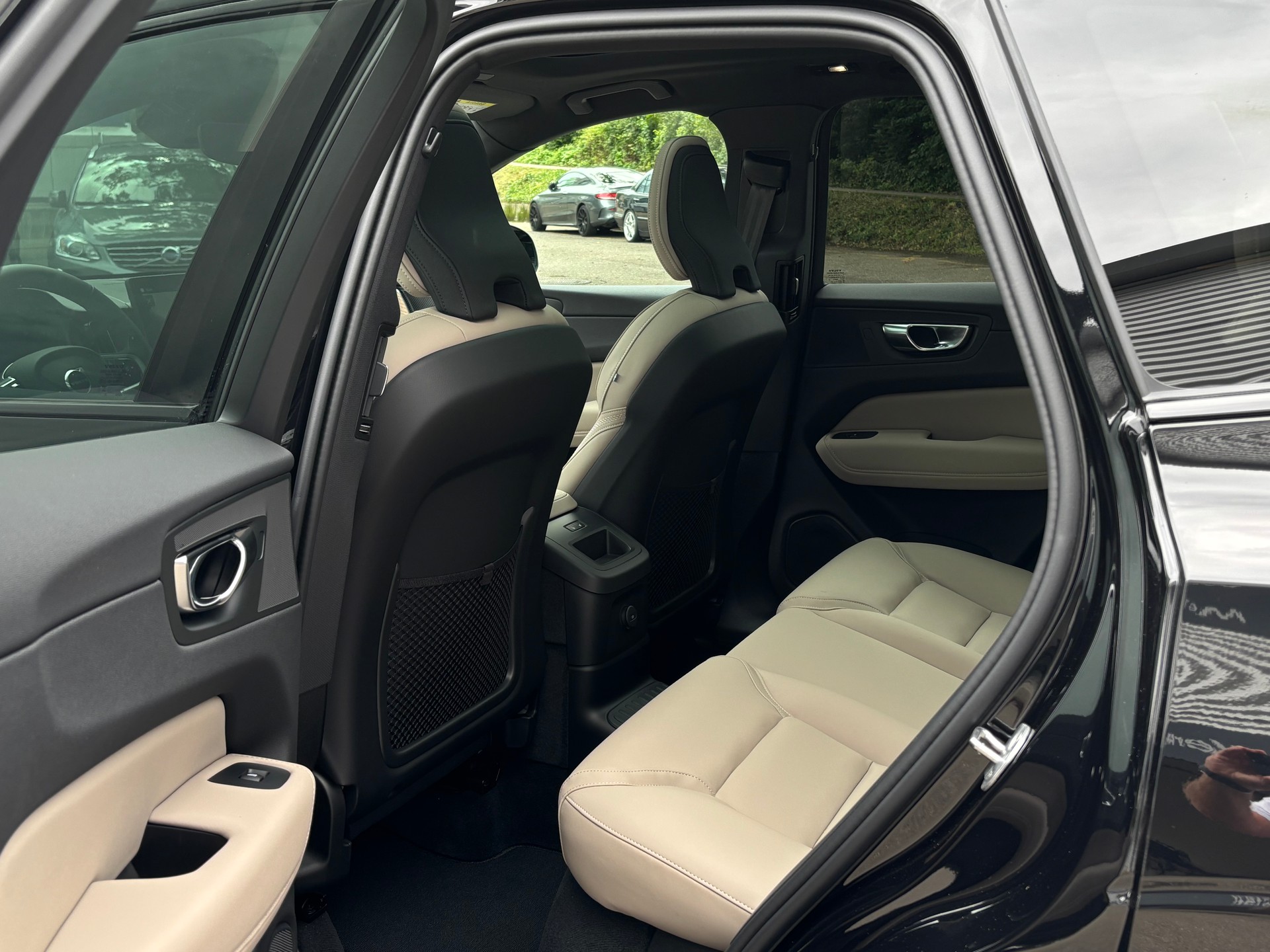 VOLVO XC60 2.0 T8 TE Ultra Dark eAWD-image-11
