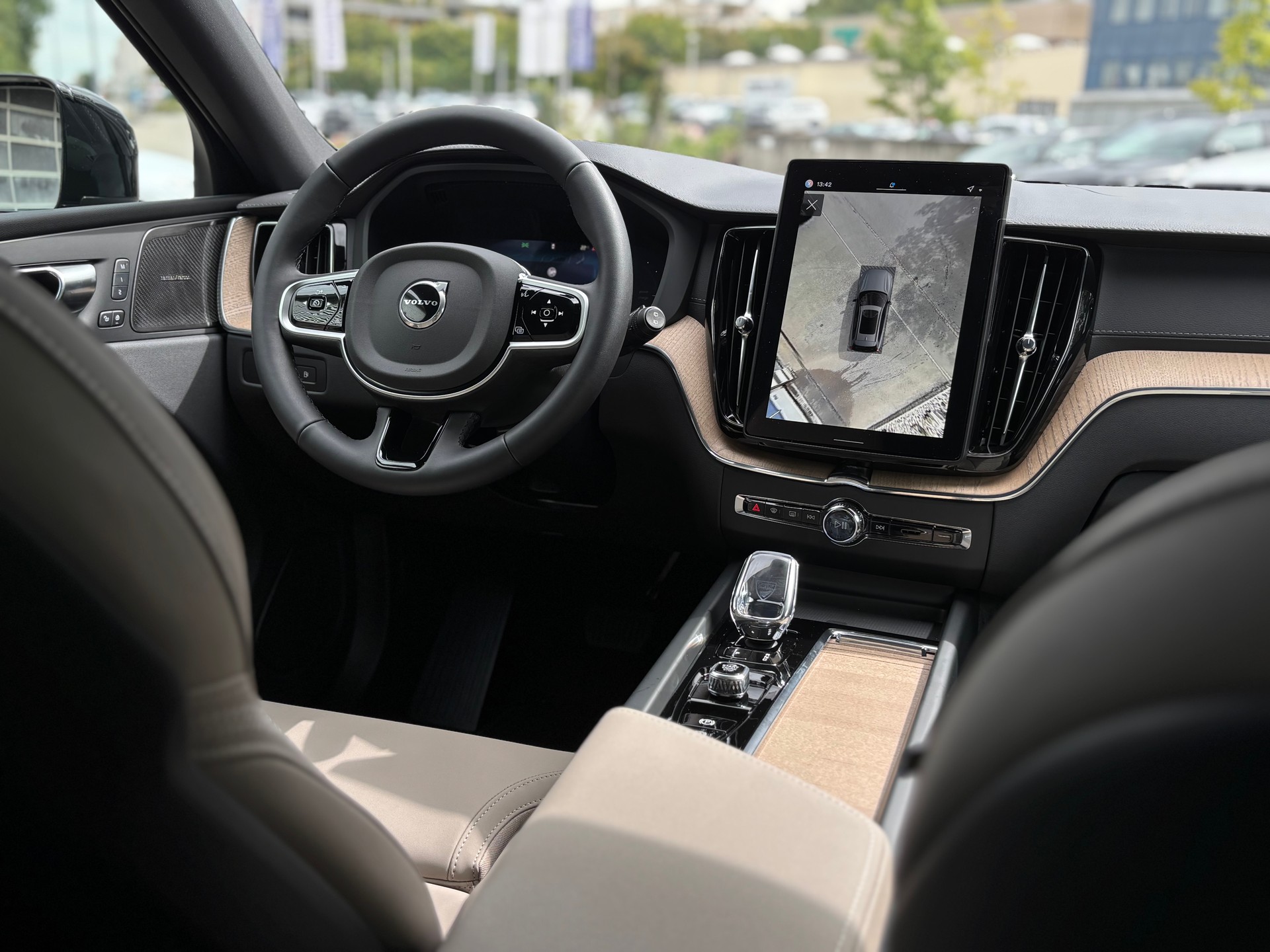 VOLVO XC60 2.0 T8 TE Ultra Dark eAWD-image-12