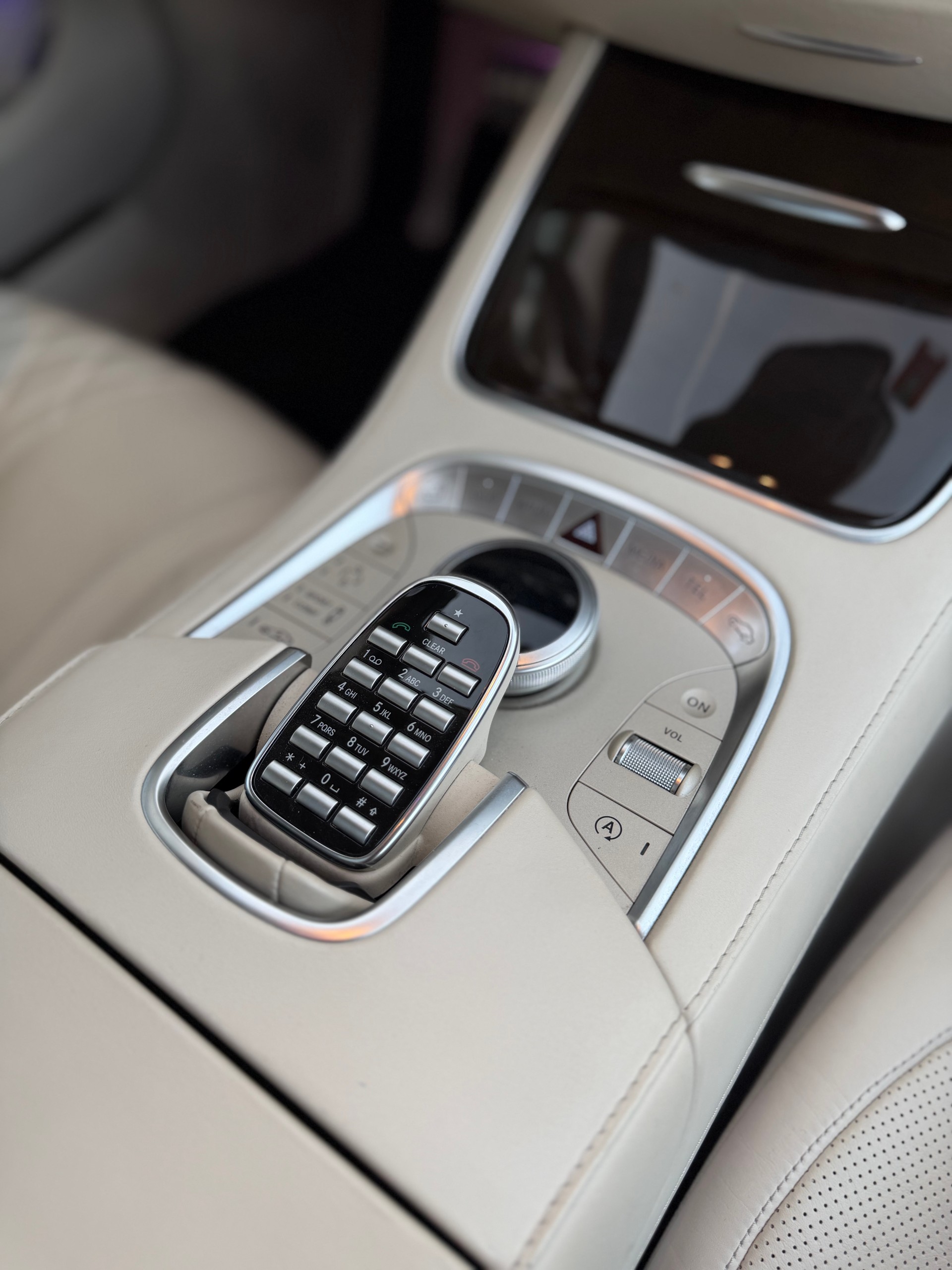 MERCEDES-BENZ S 500 Coupé 4Matic 7G-Tronic-image-11