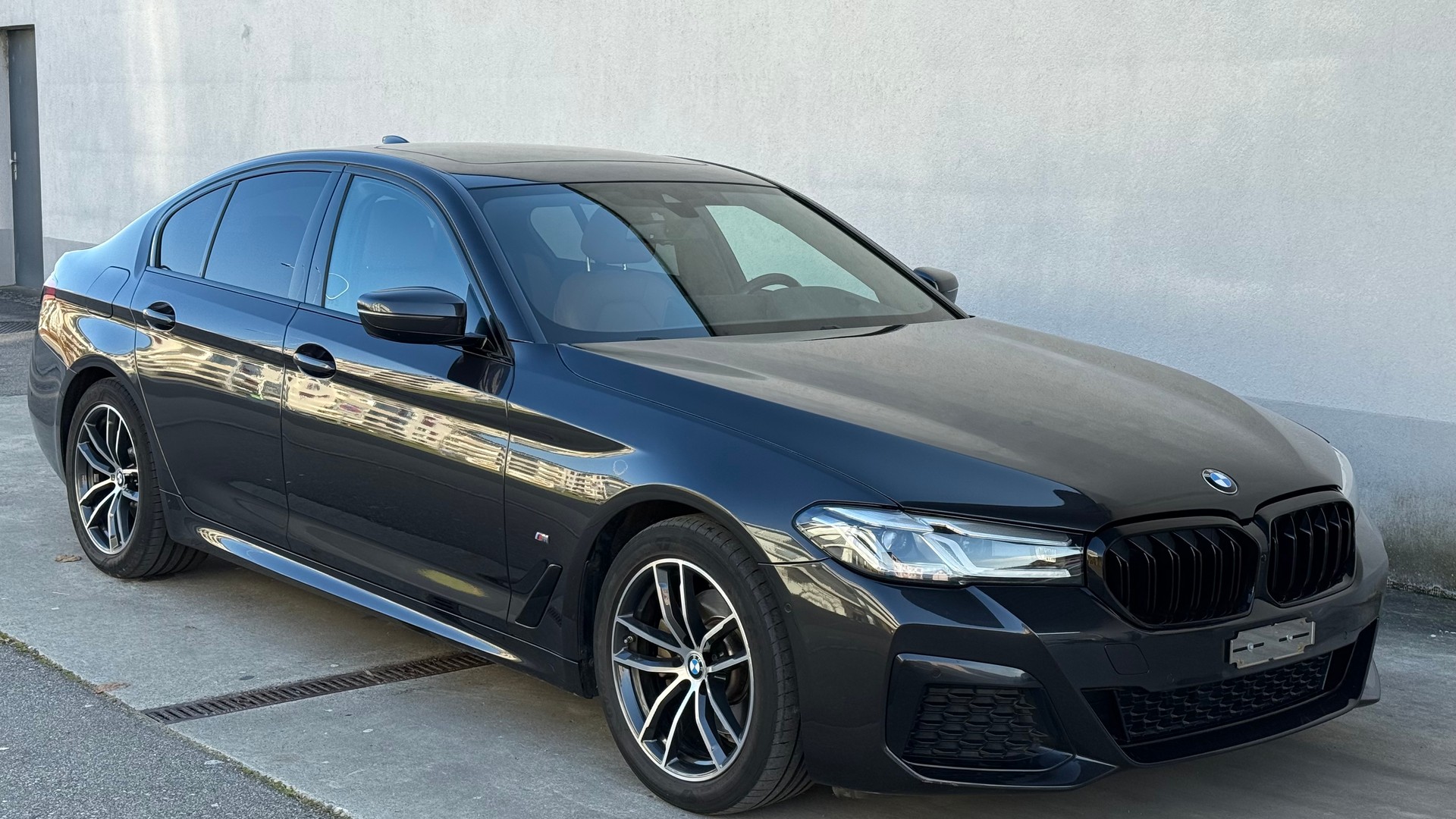 BMW 520d xDrive 48V Pure M Sport Edition Steptronic-image-6