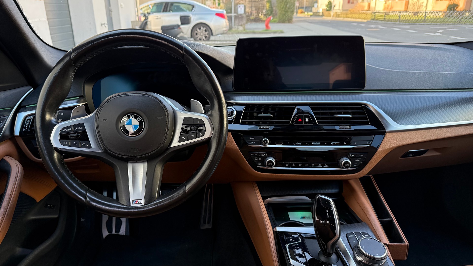 BMW 520d xDrive 48V Pure M Sport Edition Steptronic-image-9