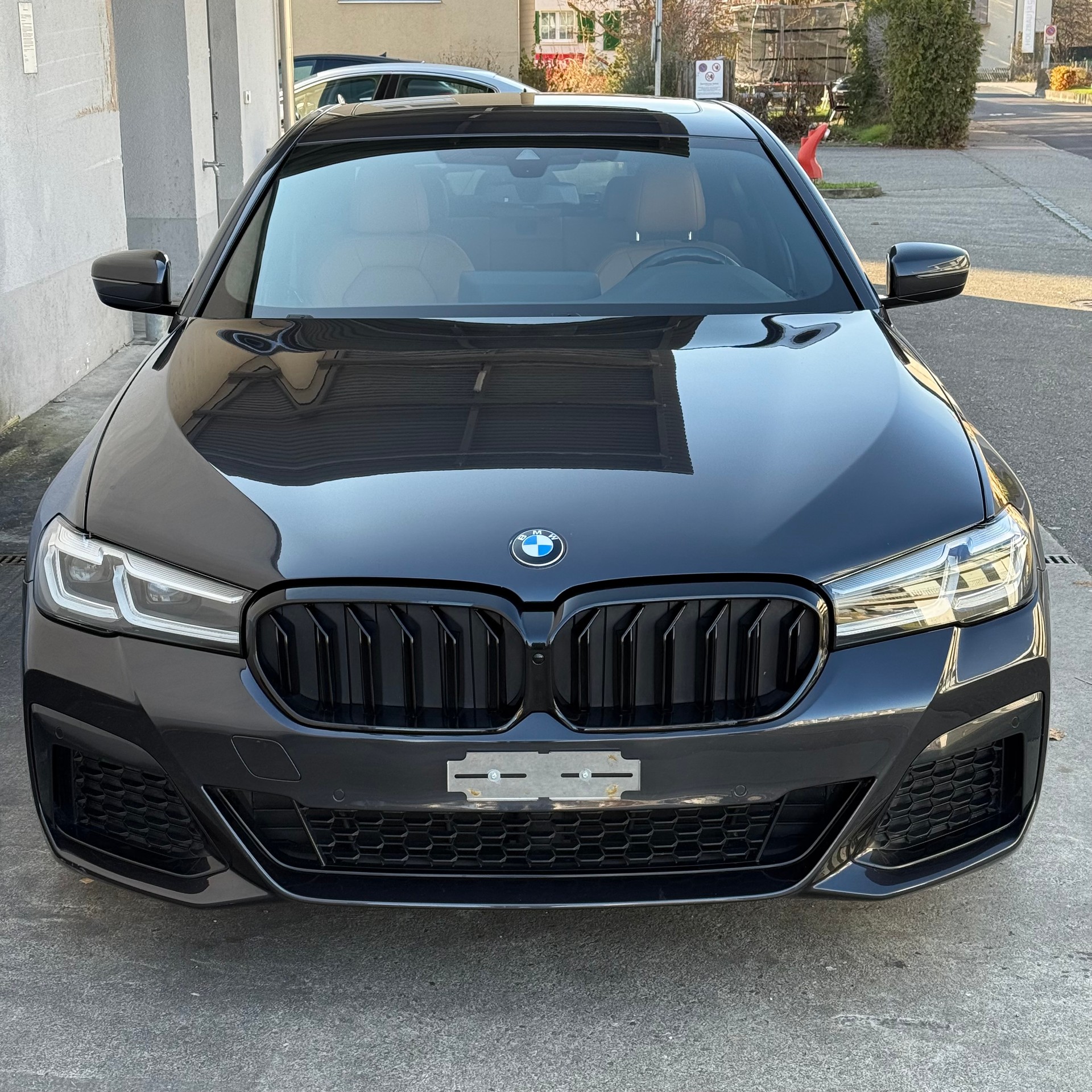 BMW 520d xDrive 48V Pure M Sport Edition Steptronic-showroom-element-2