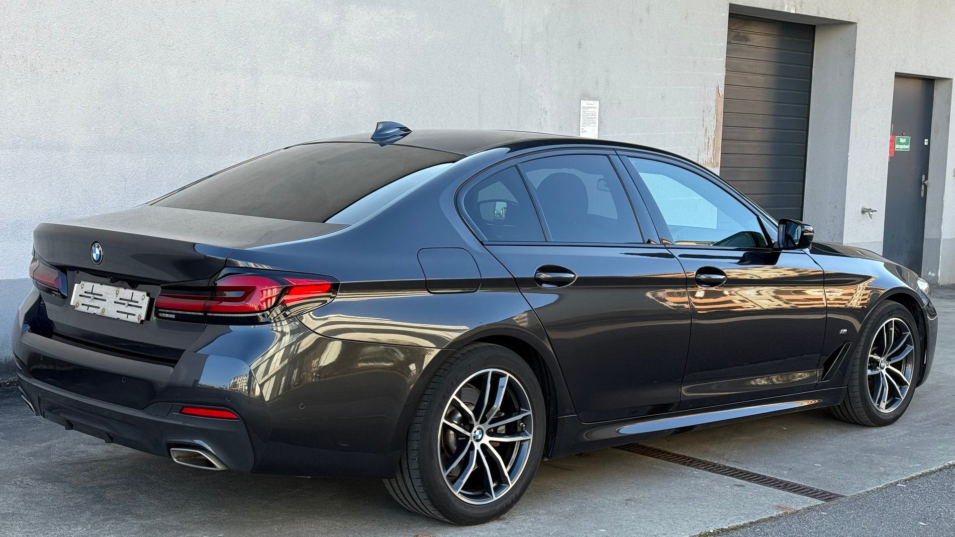BMW 520d xDrive 48V Pure M Sport Edition Steptronic-image-7