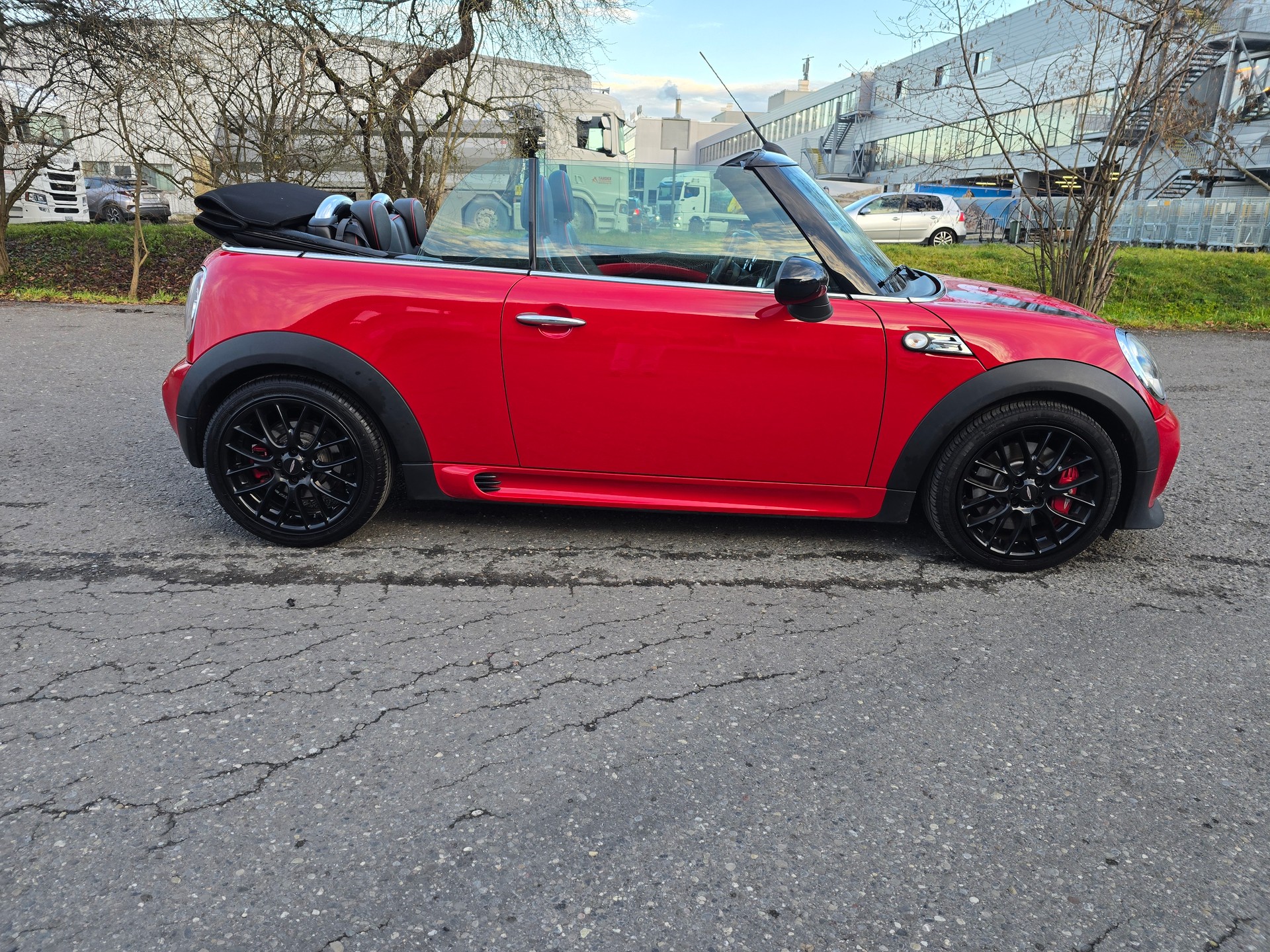 MINI Cooper John Cooper Works Cabriolet-image-15