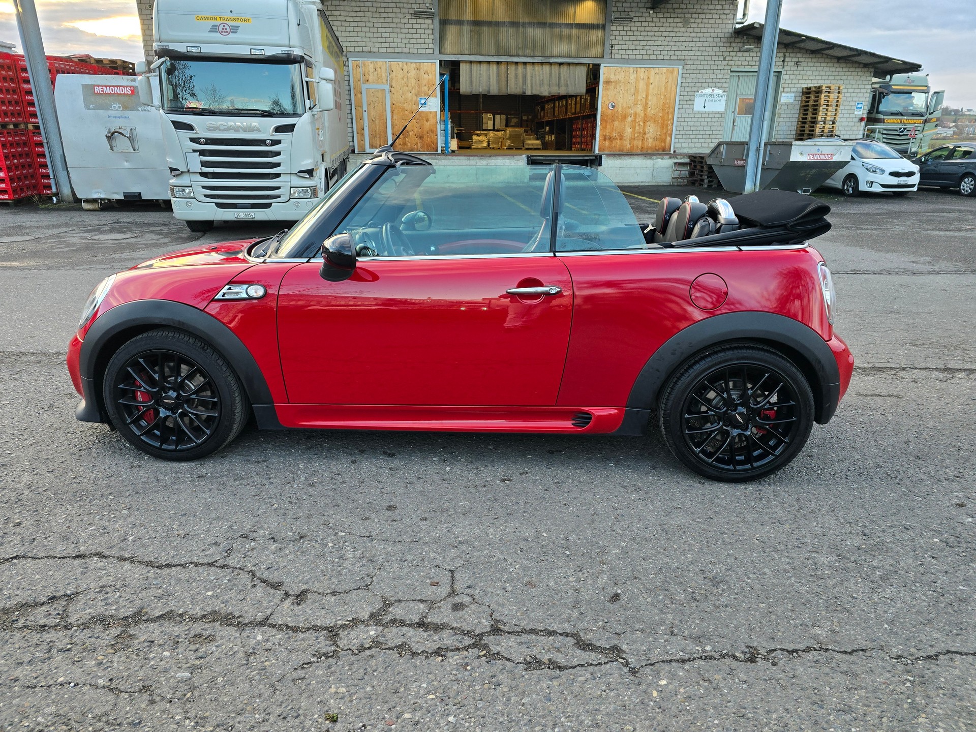MINI Cooper John Cooper Works Cabriolet-image-14