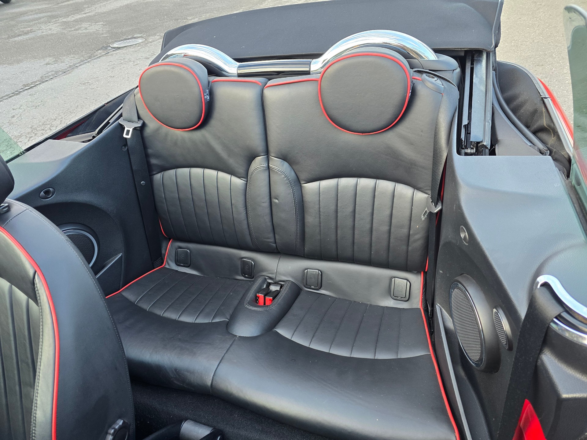 MINI Cooper John Cooper Works Cabriolet-image-18