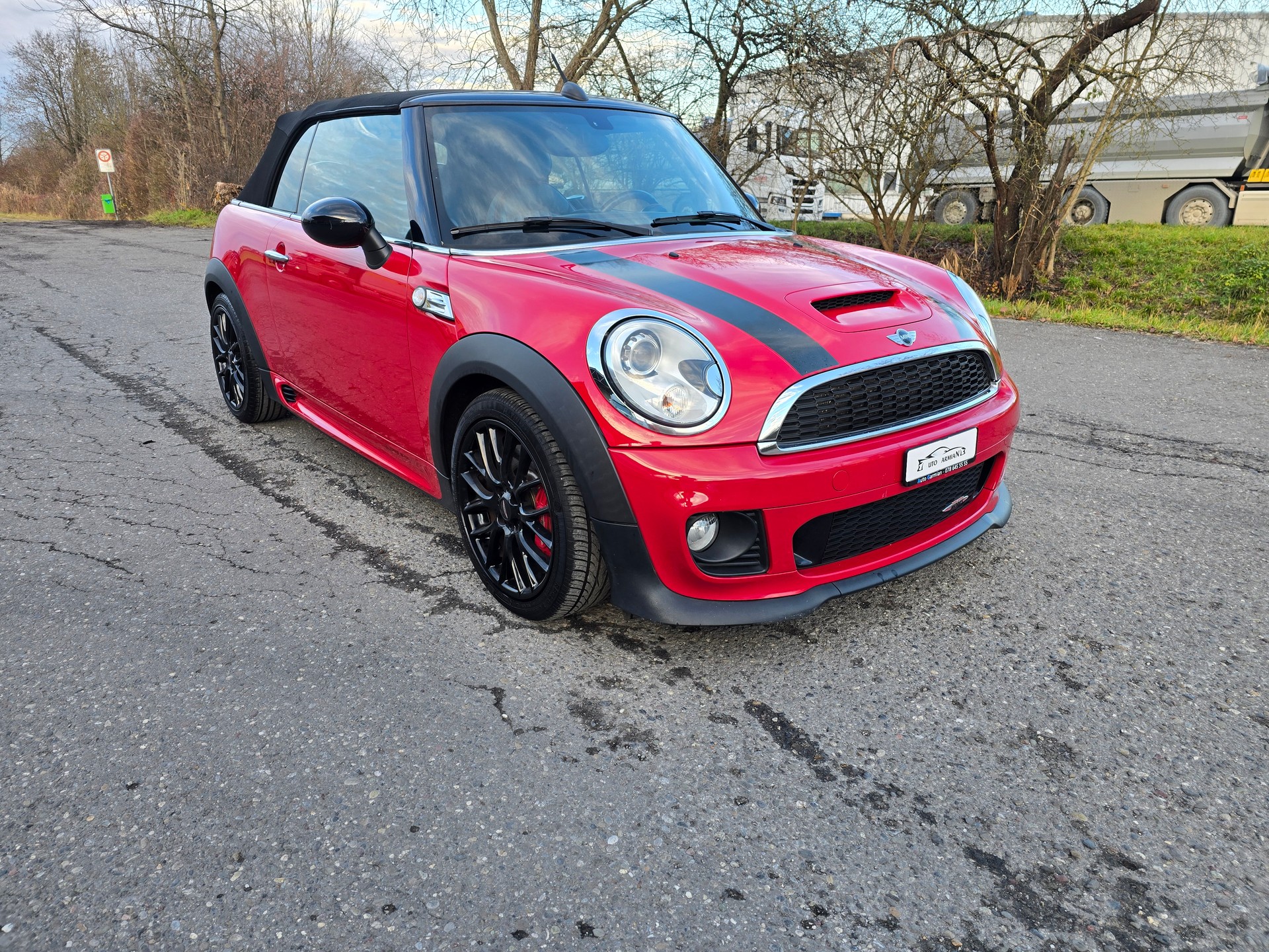 MINI Cooper John Cooper Works Cabriolet-image-1
