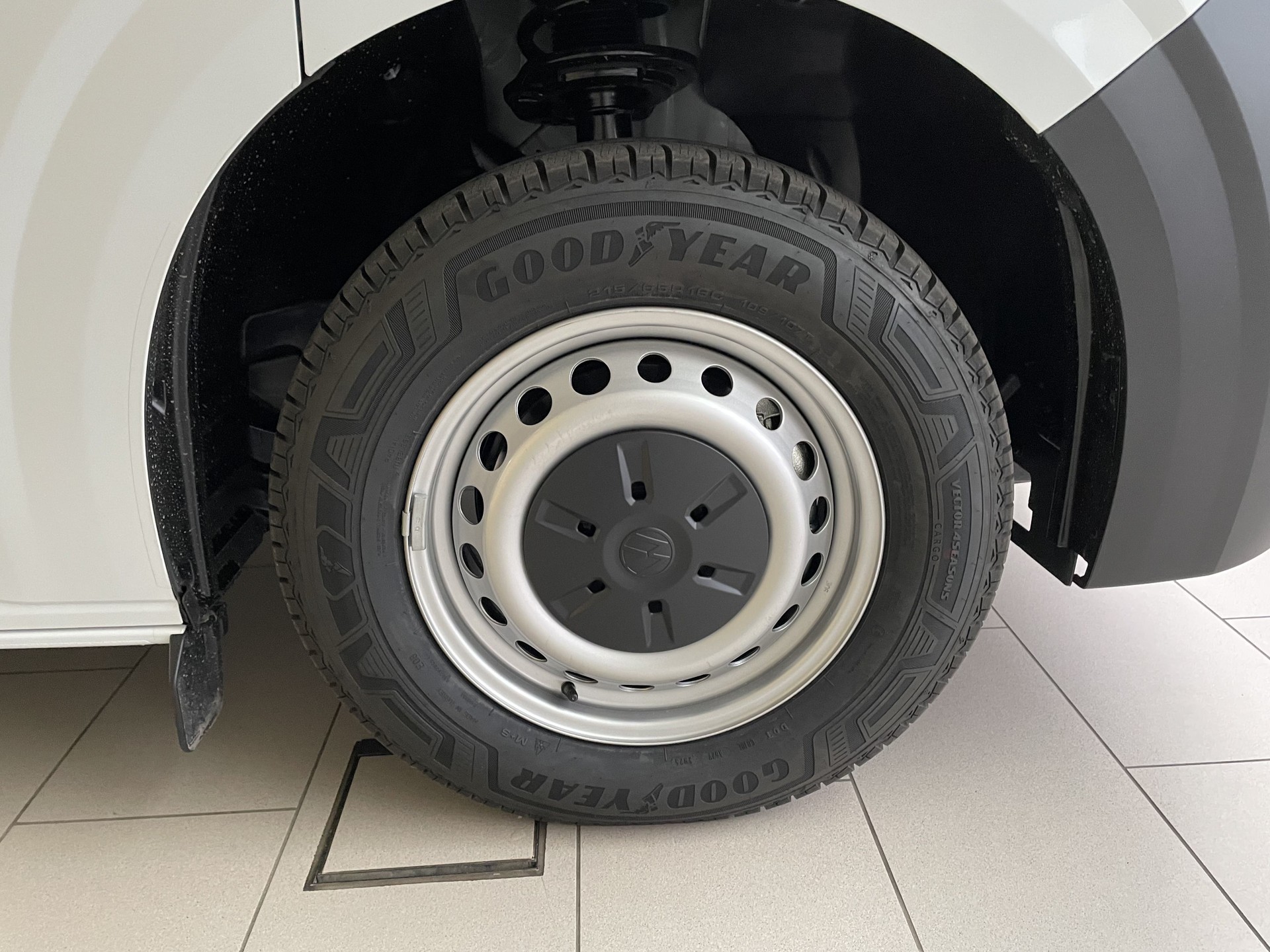 VW Transporter 2.0 TDI 4Motion Automat-image-4