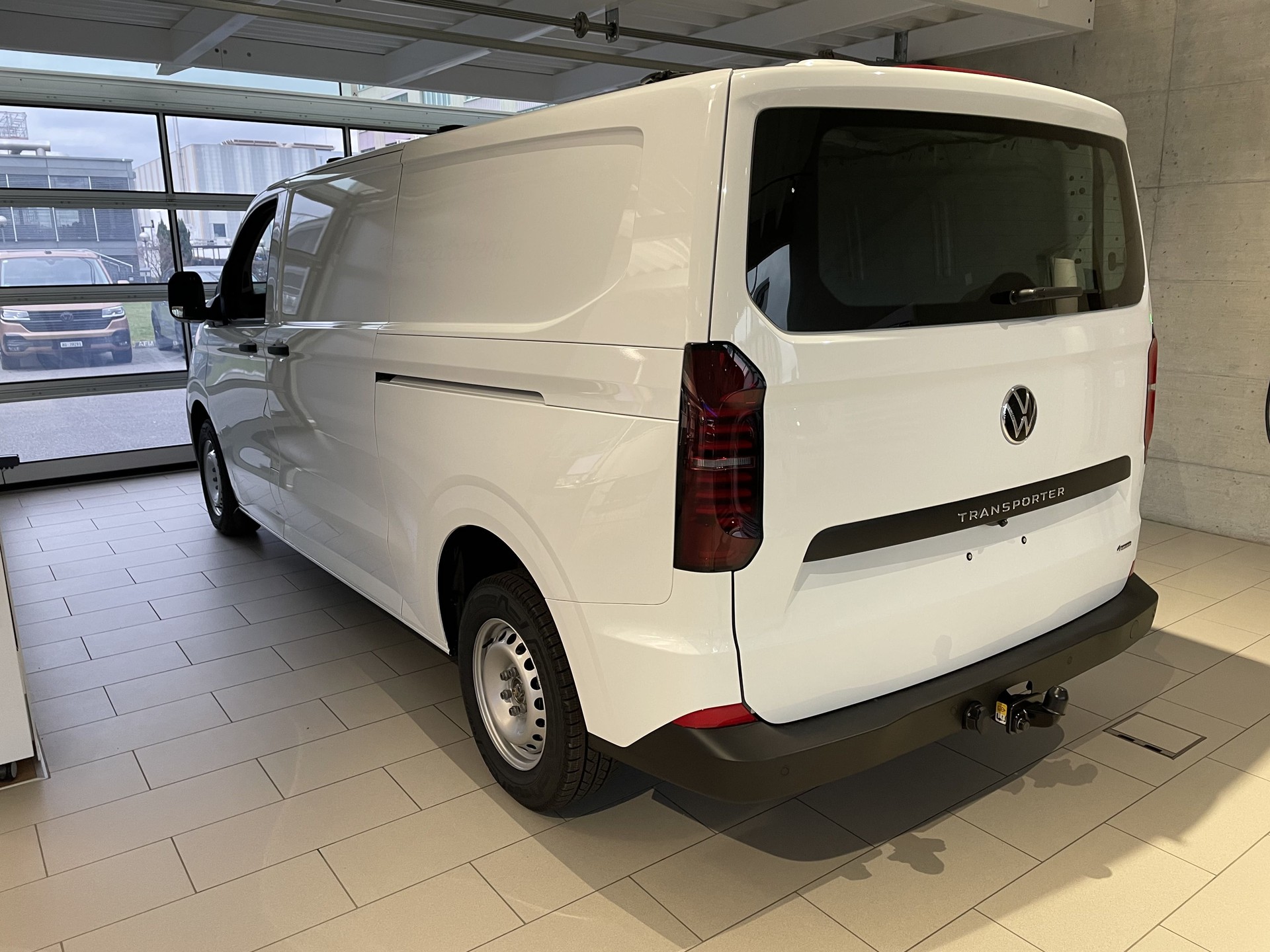 VW Transporter 2.0 TDI 4Motion Automat-showroom-element-3