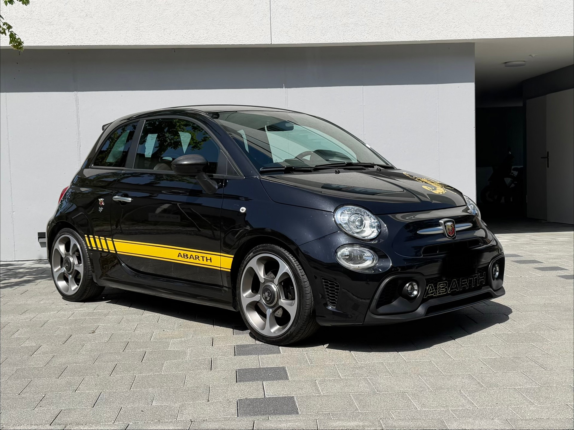FIAT 595 1.4 16V Turbo Abarth Turismo Dualogic-image-1