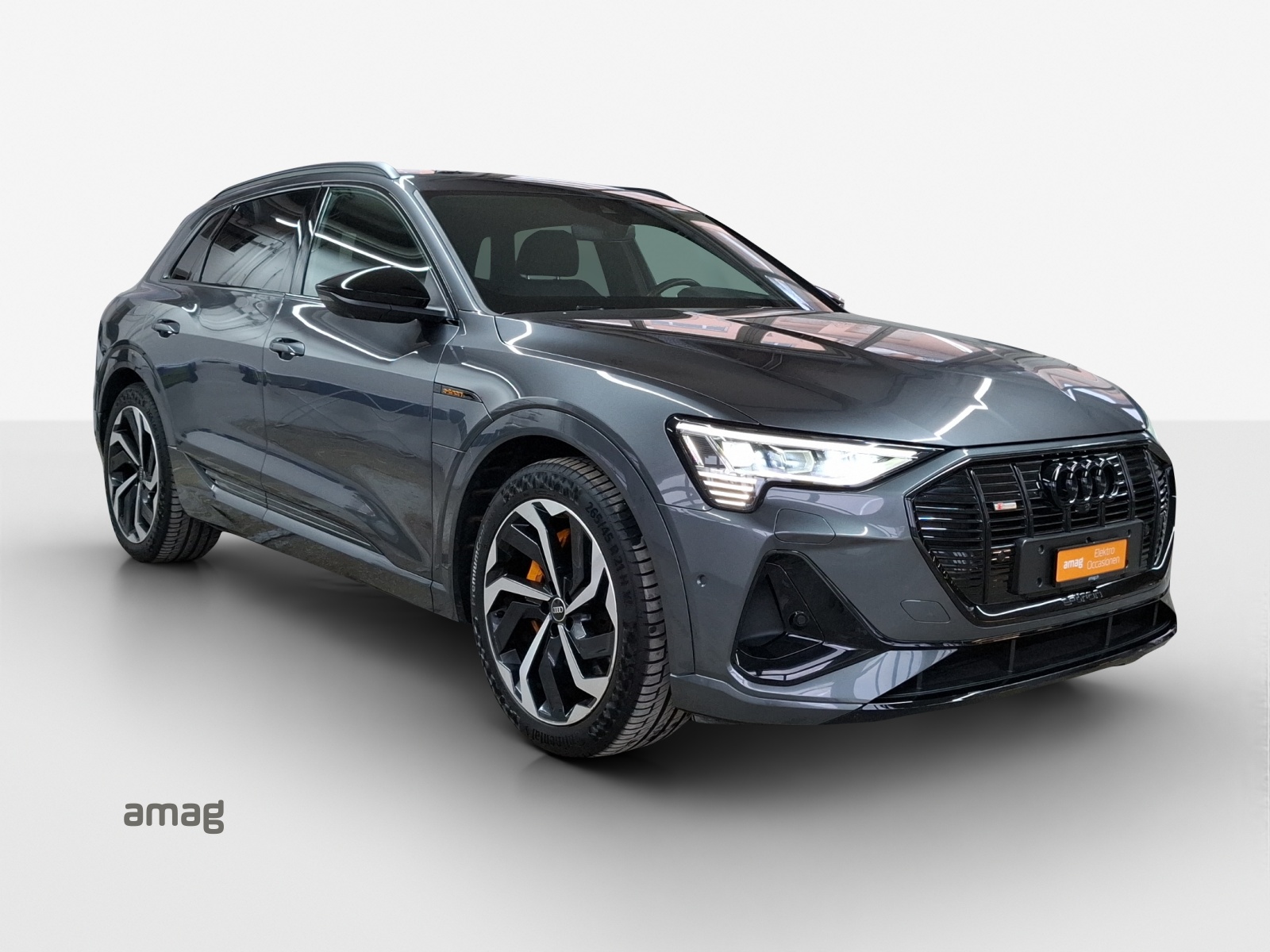 AUDI e-tron 55 S Line Black Edition quattro-image-6