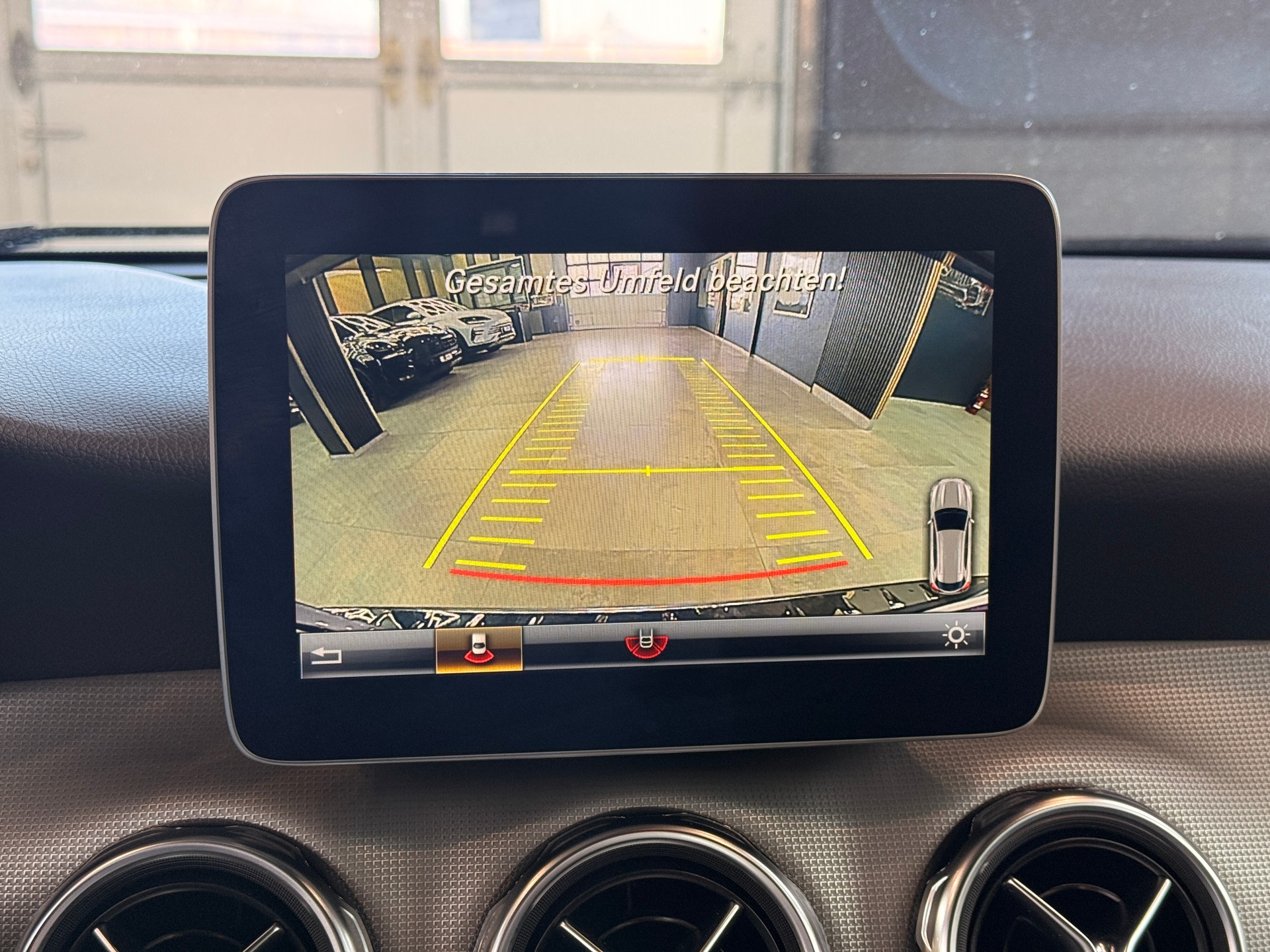 MERCEDES-BENZ GLA 200 Night Star 7G-DCT-image-17