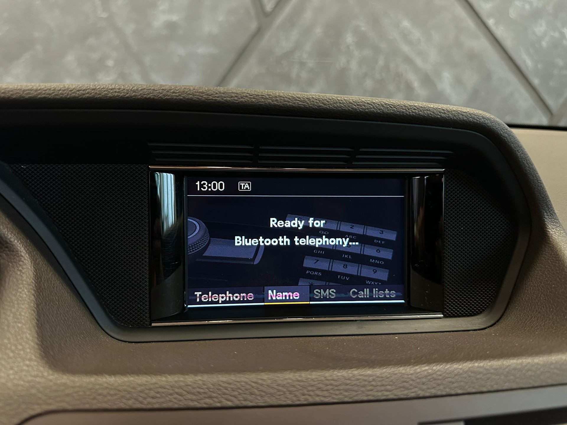 MERCEDES-BENZ E 350 CGI BlueEfficiency 7G-Tronic-image-12