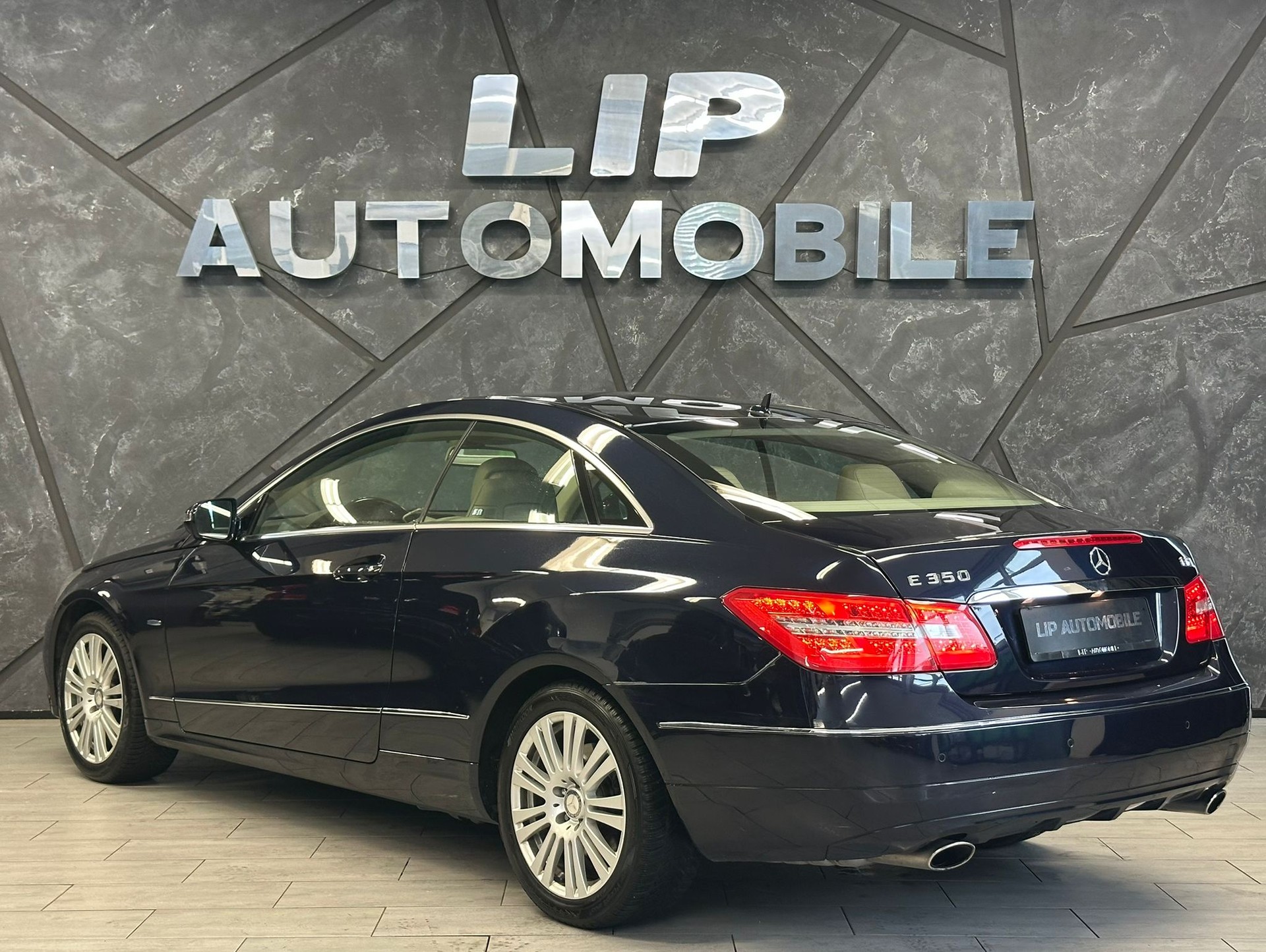MERCEDES-BENZ E 350 CGI BlueEfficiency 7G-Tronic-image-7
