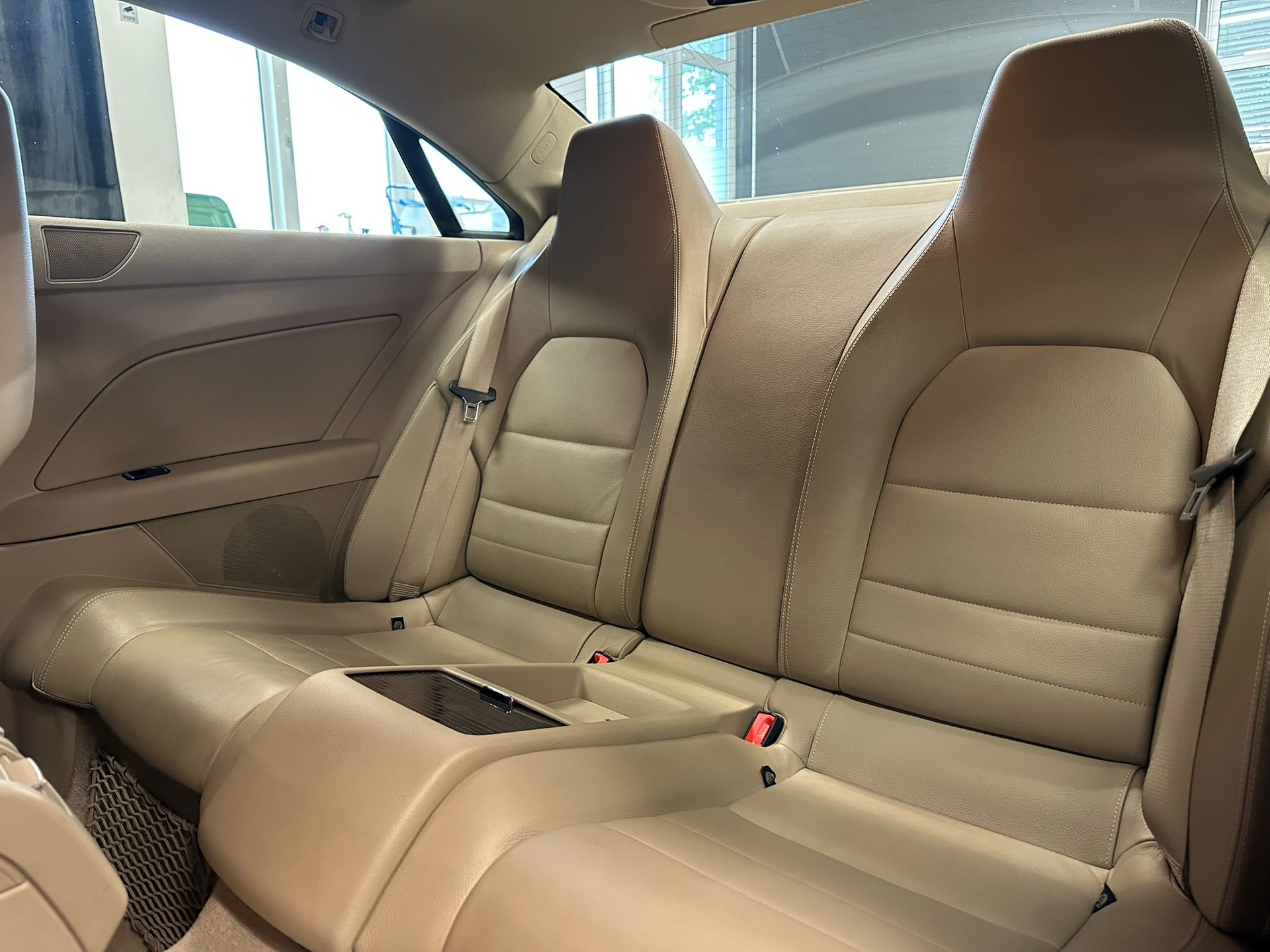 MERCEDES-BENZ E 350 CGI BlueEfficiency 7G-Tronic-image-15