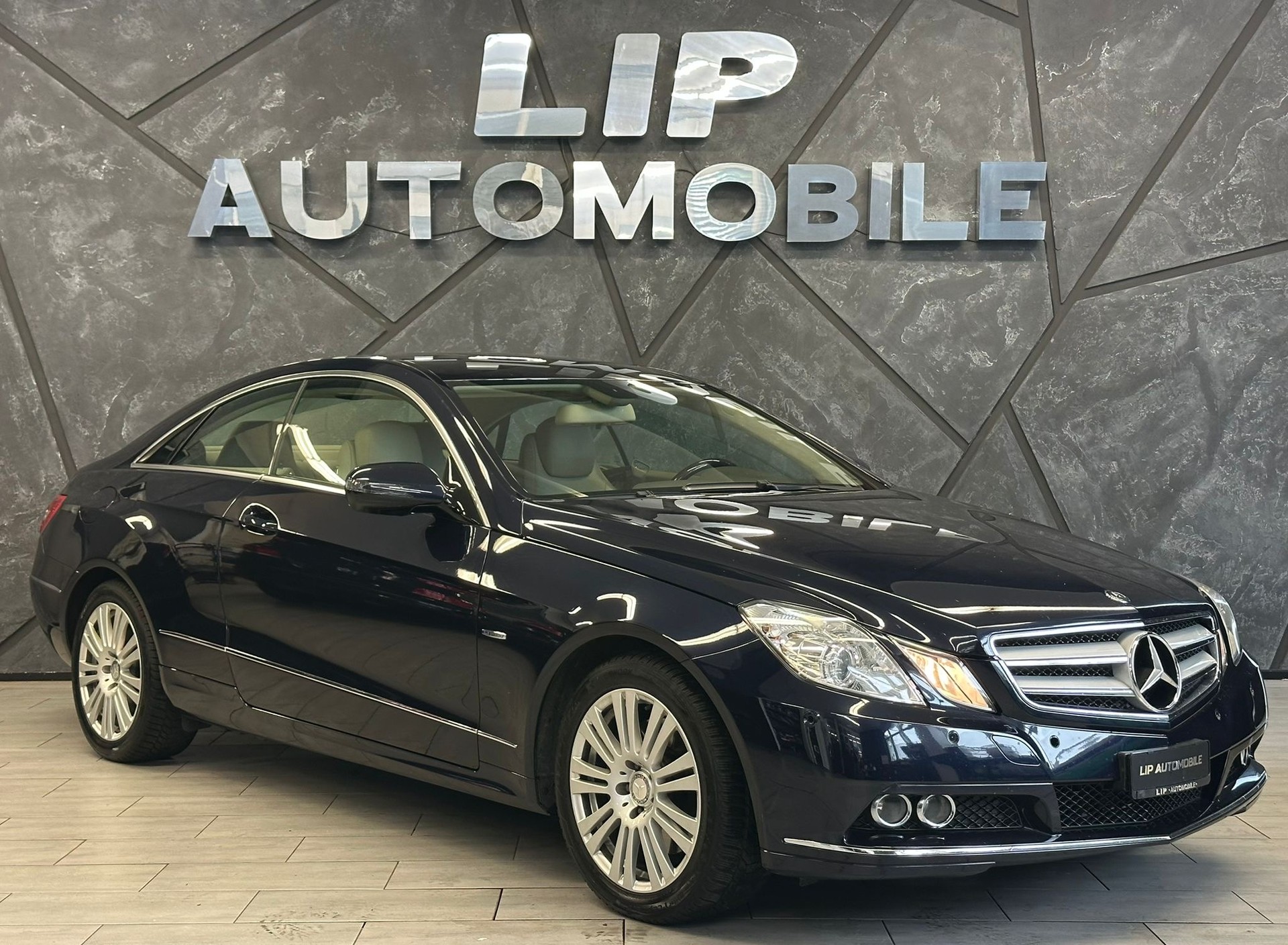 MERCEDES-BENZ E 350 CGI BlueEfficiency 7G-Tronic-image-2