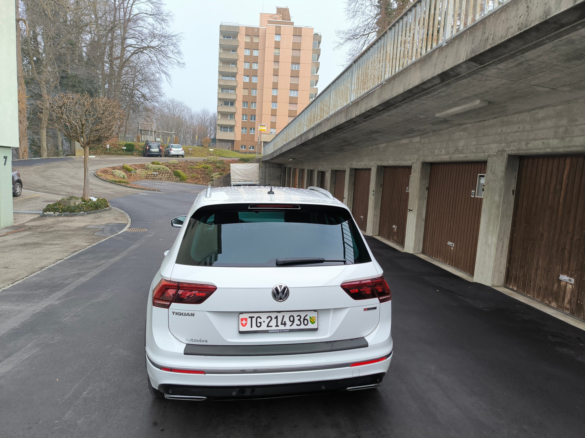 VW Tiguan 2.0 TDI SCR Highline 4Motion DSG-image-2