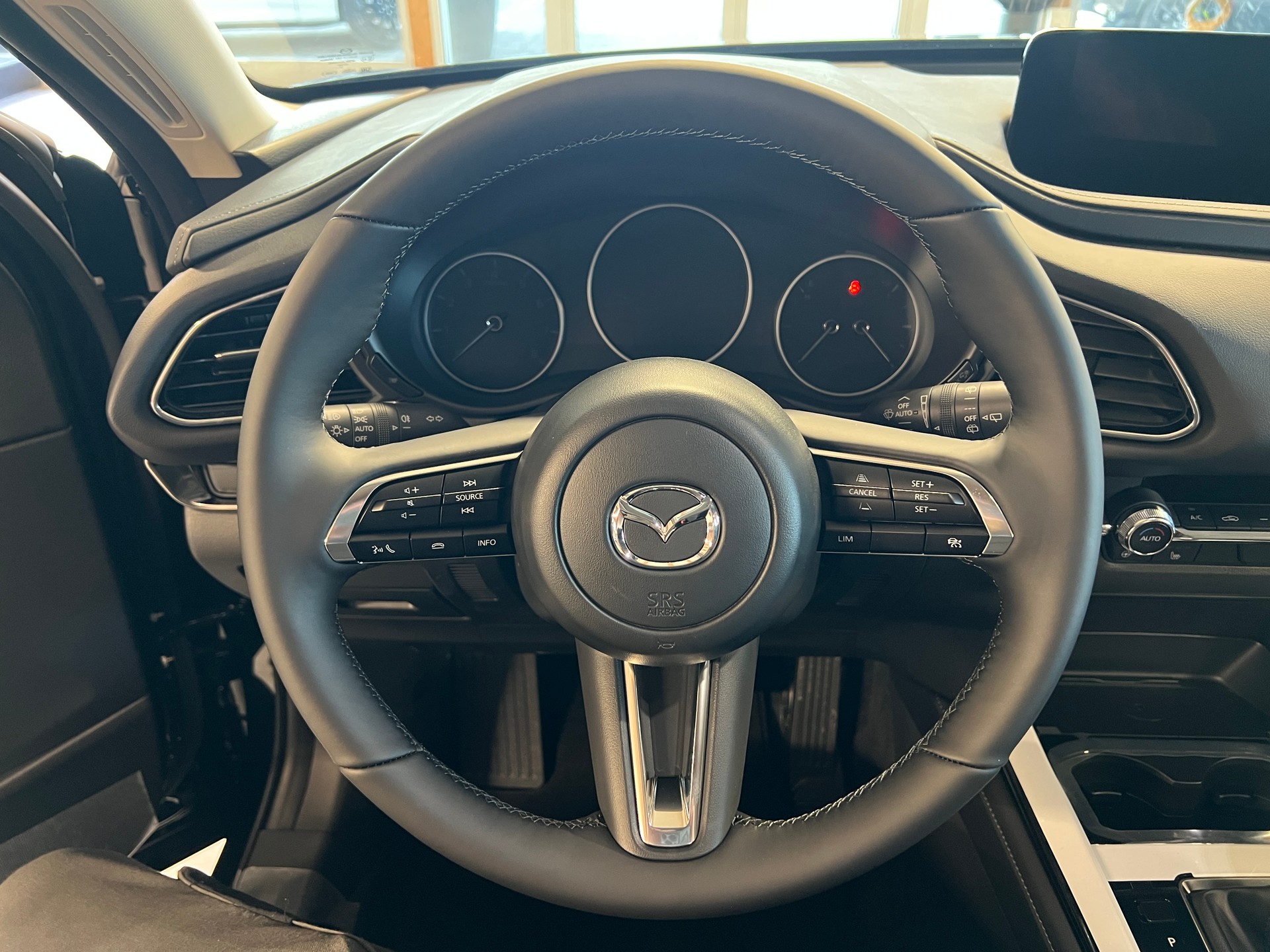 MAZDA CX-30 SKYACTIV-X 186 M Hybrid Centre Line FWD AT-image-13