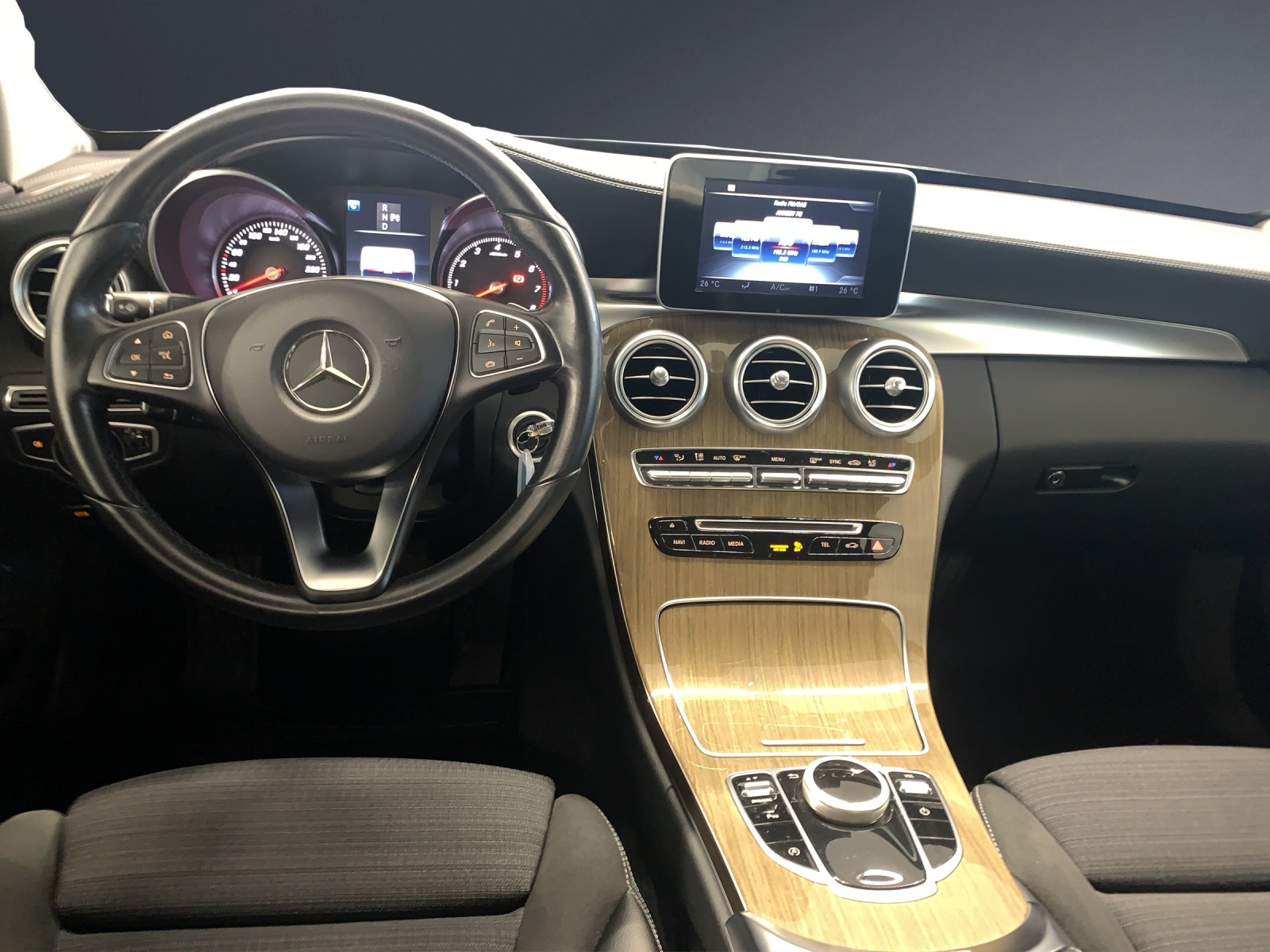 MERCEDES-BENZ C 250 AMG Line-image-6